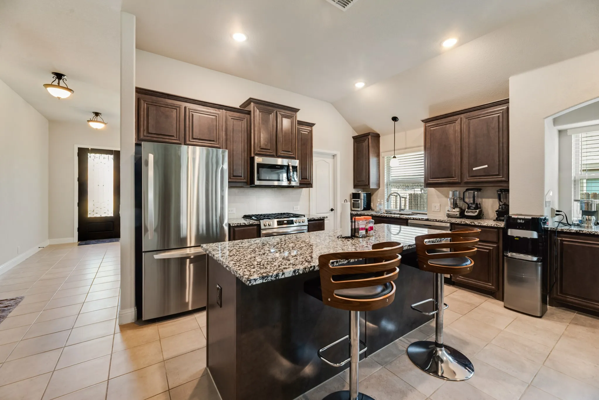 Single Family Residence For Sale in Tarrant County , 10609 Kettlewood Drive, Fort Worth, Texas 76036, 4 Bedroom, 3 Bathroom, 2 Garage spaces, 2,516 Sqft, built in 2022, mls#21355744, Real Estate Agent in Fort Worth, Homes For Sale in Tarrant county, Homes For Sale in Fort Worth, Realtor in Fort Worth Texas, Real Estate Brokerage Independent Realty Texas, Luminita Cordes Realtor