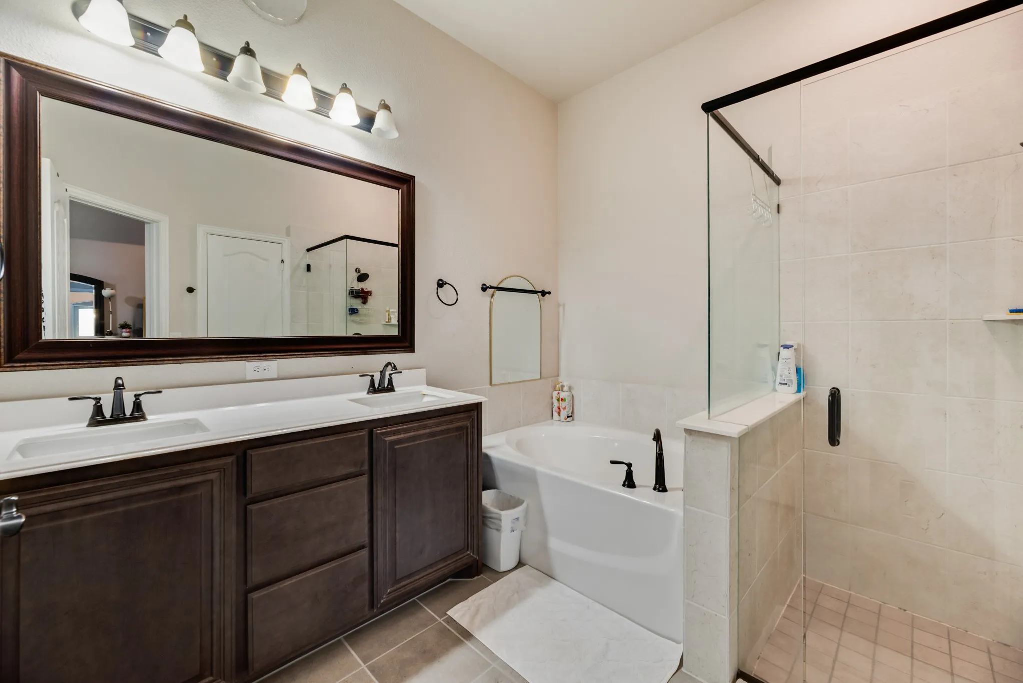 Single Family Residence For Sale in Tarrant County , 10609 Kettlewood Drive, Fort Worth, Texas 76036, 4 Bedroom, 3 Bathroom, 2 Garage spaces, 2,516 Sqft, built in 2022, mls#21355744, Real Estate Agent in Fort Worth, Homes For Sale in Tarrant county, Homes For Sale in Fort Worth, Realtor in Fort Worth Texas, Real Estate Brokerage Independent Realty Texas, Luminita Cordes Realtor