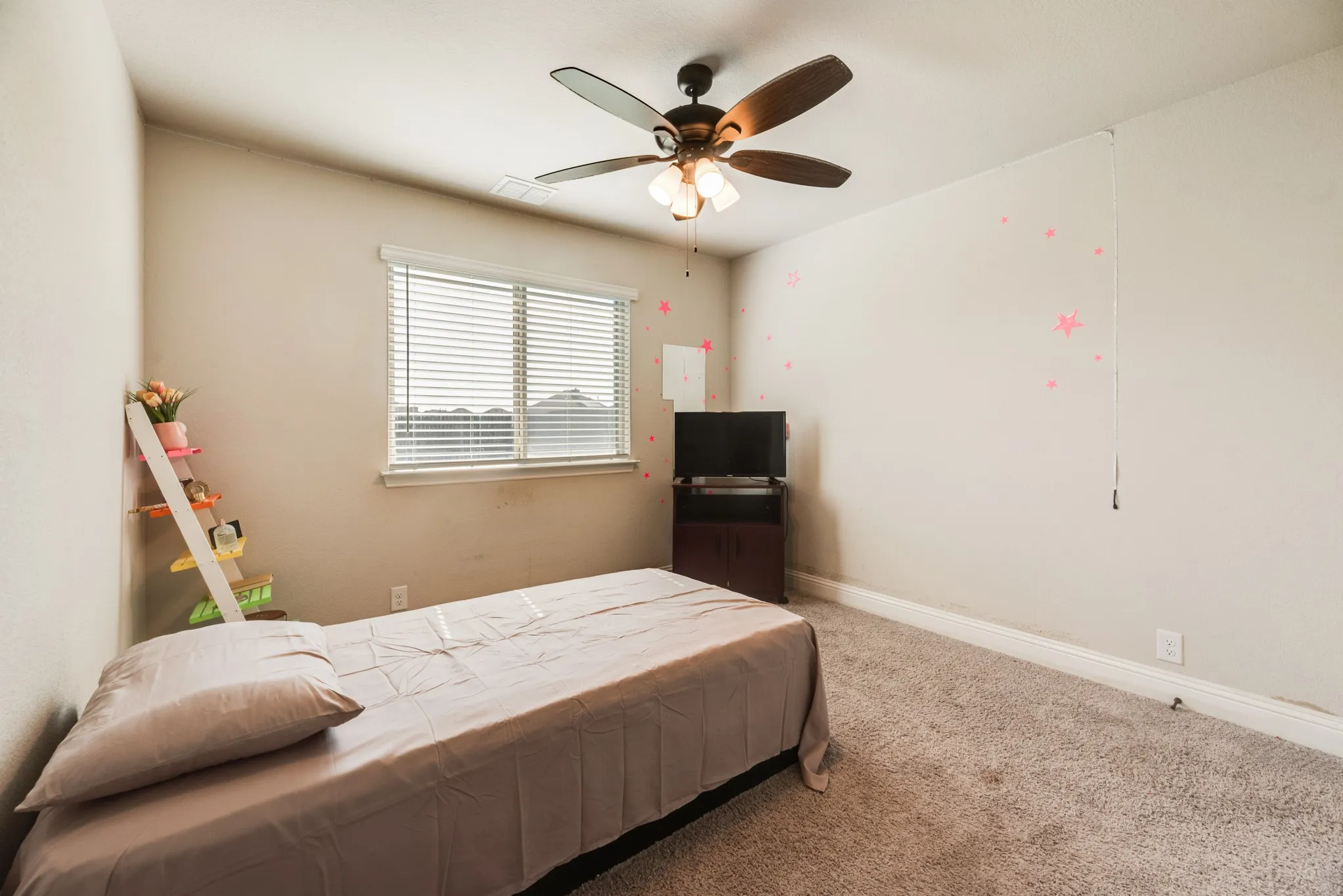 Single Family Residence For Sale in Tarrant County , 10609 Kettlewood Drive, Fort Worth, Texas 76036, 4 Bedroom, 3 Bathroom, 2 Garage spaces, 2,516 Sqft, built in 2022, mls#21355744, Real Estate Agent in Fort Worth, Homes For Sale in Tarrant county, Homes For Sale in Fort Worth, Realtor in Fort Worth Texas, Real Estate Brokerage Independent Realty Texas, Luminita Cordes Realtor