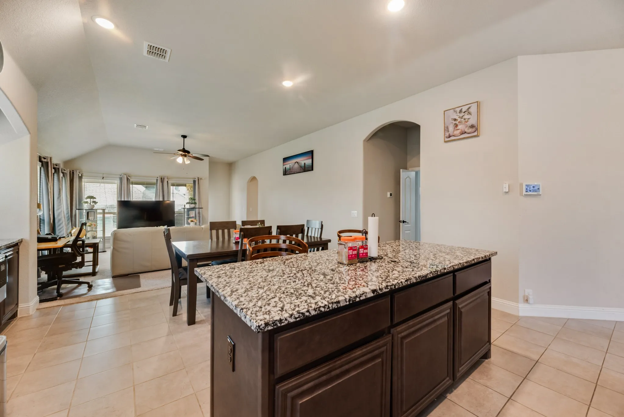 Single Family Residence For Sale in Tarrant County , 10609 Kettlewood Drive, Fort Worth, Texas 76036, 4 Bedroom, 3 Bathroom, 2 Garage spaces, 2,516 Sqft, built in 2022, mls#21355744, Real Estate Agent in Fort Worth, Homes For Sale in Tarrant county, Homes For Sale in Fort Worth, Realtor in Fort Worth Texas, Real Estate Brokerage Independent Realty Texas, Luminita Cordes Realtor