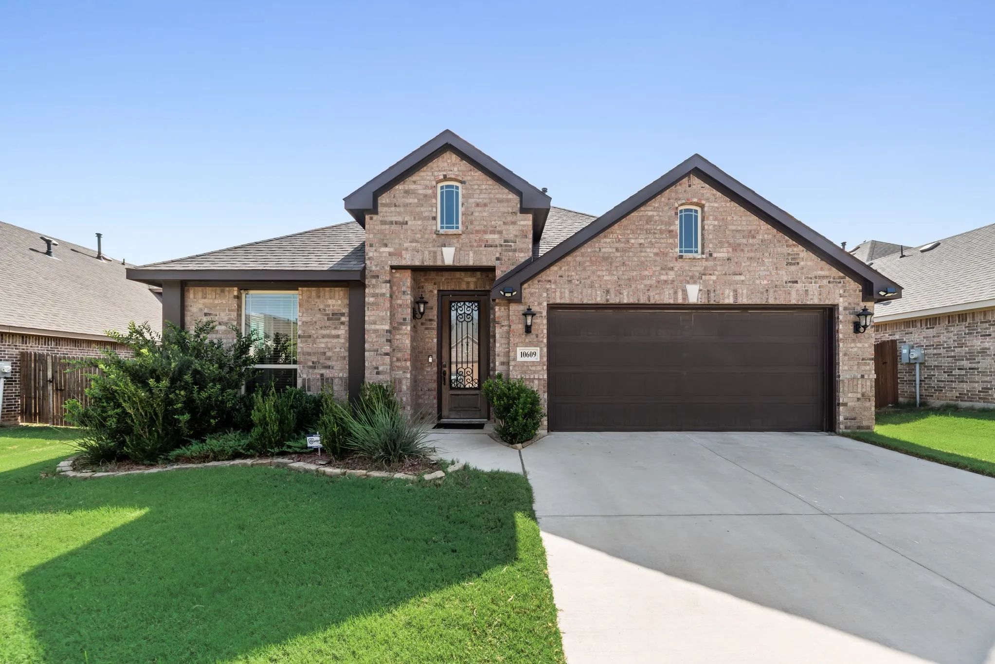 Single Family Residence For Sale in Tarrant County , 10609 Kettlewood Drive, Fort Worth, Texas 76036, 4 Bedroom, 3 Bathroom, 2 Garage spaces, 2,516 Sqft, built in 2022, mls#21355744, Real Estate Agent in Fort Worth, Homes For Sale in Tarrant county, Homes For Sale in Fort Worth, Realtor in Fort Worth Texas, Real Estate Brokerage Independent Realty Texas, Luminita Cordes Realtor