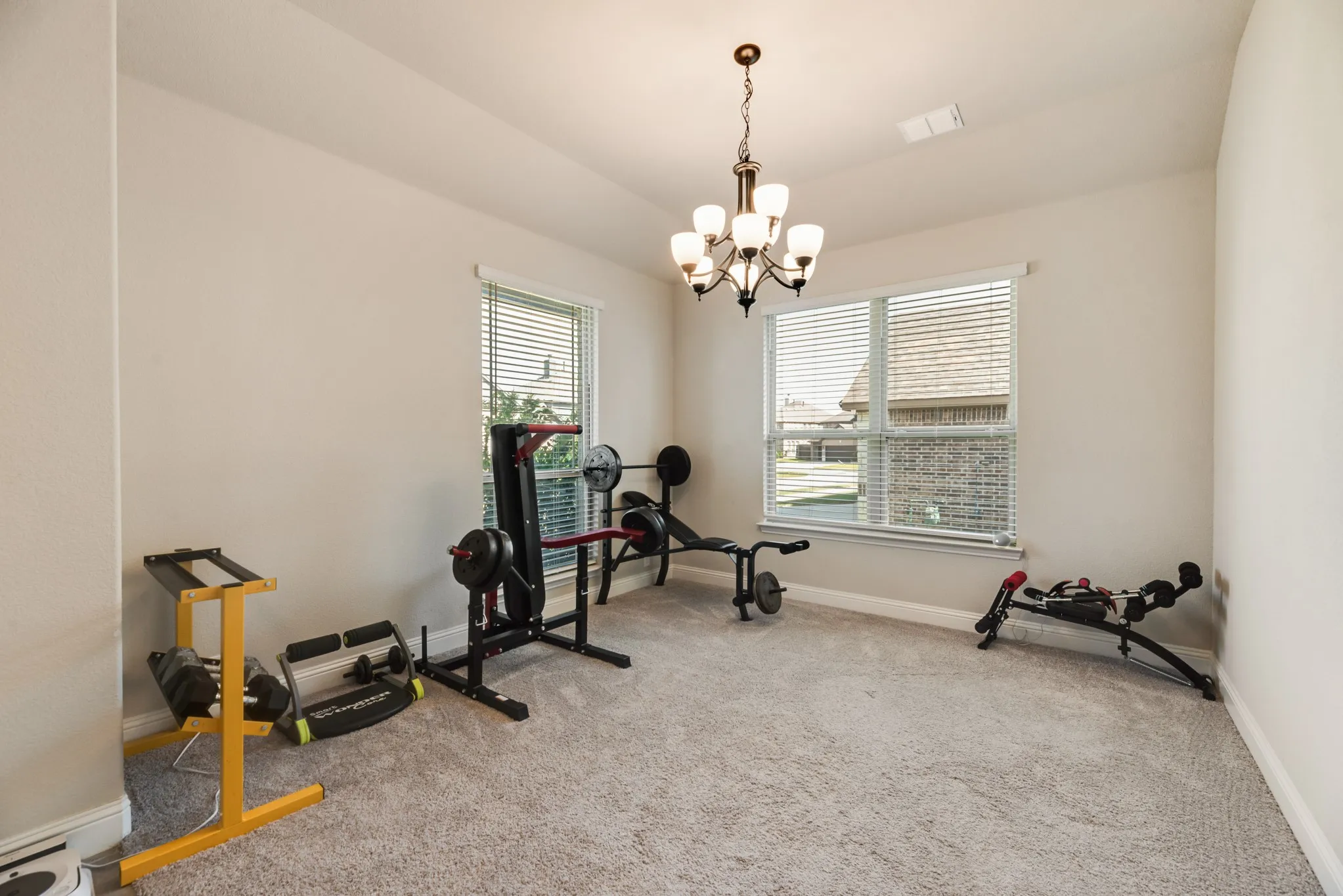 Single Family Residence For Sale in Tarrant County , 10609 Kettlewood Drive, Fort Worth, Texas 76036, 4 Bedroom, 3 Bathroom, 2 Garage spaces, 2,516 Sqft, built in 2022, mls#21355744, Real Estate Agent in Fort Worth, Homes For Sale in Tarrant county, Homes For Sale in Fort Worth, Realtor in Fort Worth Texas, Real Estate Brokerage Independent Realty Texas, Luminita Cordes Realtor