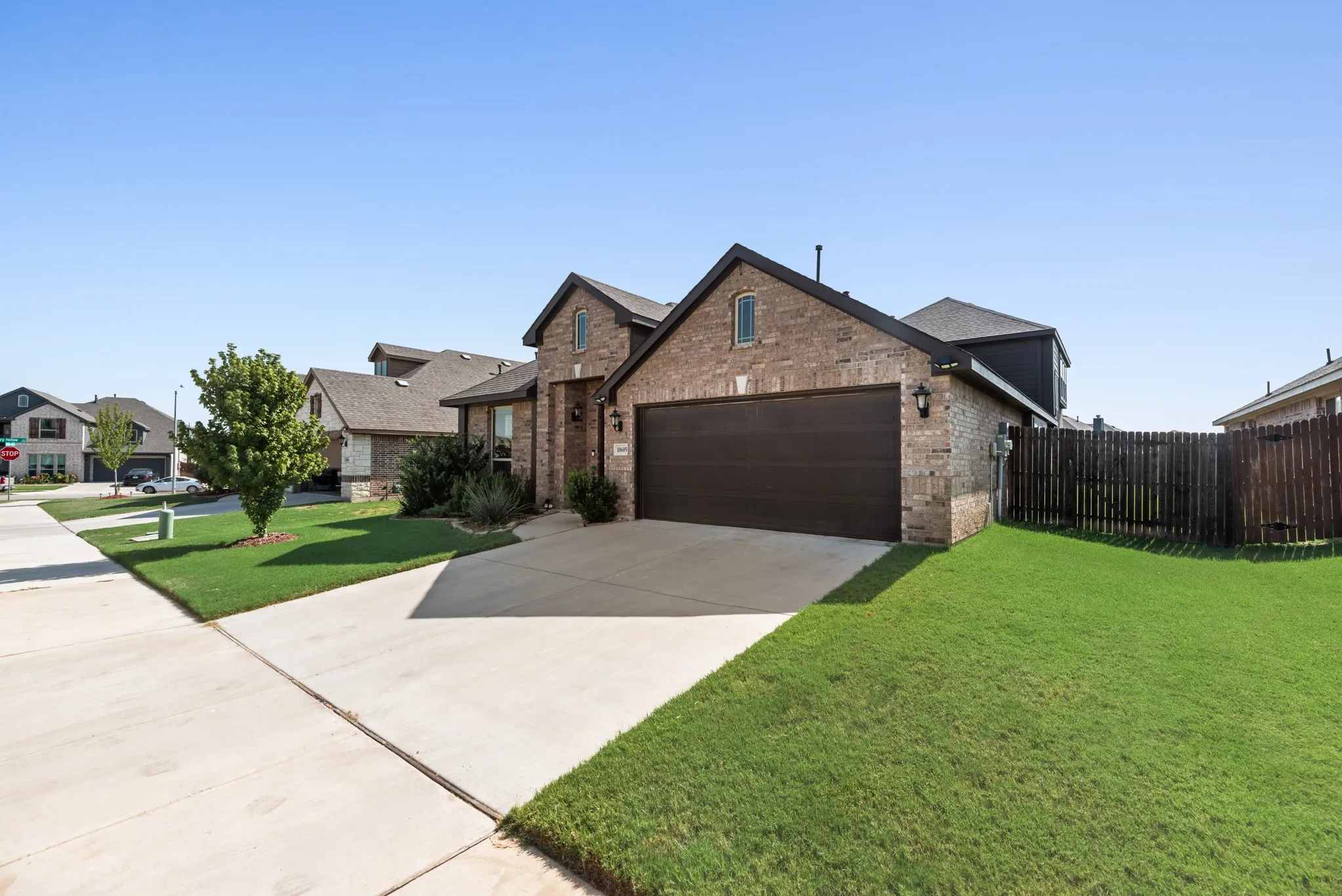 Single Family Residence For Sale in Tarrant County , 10609 Kettlewood Drive, Fort Worth, Texas 76036, 4 Bedroom, 3 Bathroom, 2 Garage spaces, 2,516 Sqft, built in 2022, mls#21355744, Real Estate Agent in Fort Worth, Homes For Sale in Tarrant county, Homes For Sale in Fort Worth, Realtor in Fort Worth Texas, Real Estate Brokerage Independent Realty Texas, Luminita Cordes Realtor