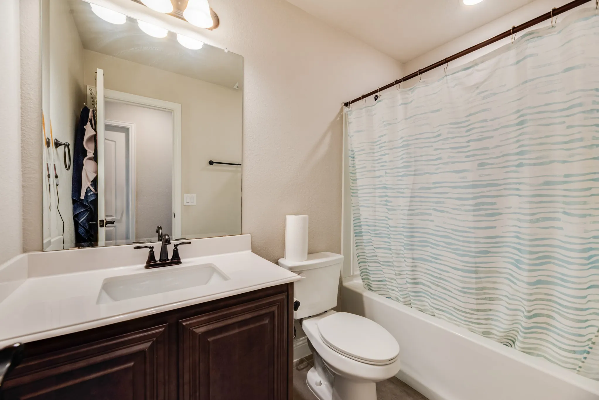 Single Family Residence For Sale in Tarrant County , 10609 Kettlewood Drive, Fort Worth, Texas 76036, 4 Bedroom, 3 Bathroom, 2 Garage spaces, 2,516 Sqft, built in 2022, mls#21355744, Real Estate Agent in Fort Worth, Homes For Sale in Tarrant county, Homes For Sale in Fort Worth, Realtor in Fort Worth Texas, Real Estate Brokerage Independent Realty Texas, Luminita Cordes Realtor