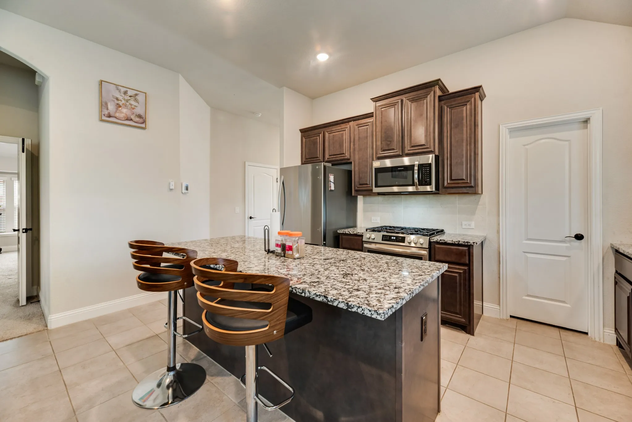 Single Family Residence For Sale in Tarrant County , 10609 Kettlewood Drive, Fort Worth, Texas 76036, 4 Bedroom, 3 Bathroom, 2 Garage spaces, 2,516 Sqft, built in 2022, mls#21355744, Real Estate Agent in Fort Worth, Homes For Sale in Tarrant county, Homes For Sale in Fort Worth, Realtor in Fort Worth Texas, Real Estate Brokerage Independent Realty Texas, Luminita Cordes Realtor