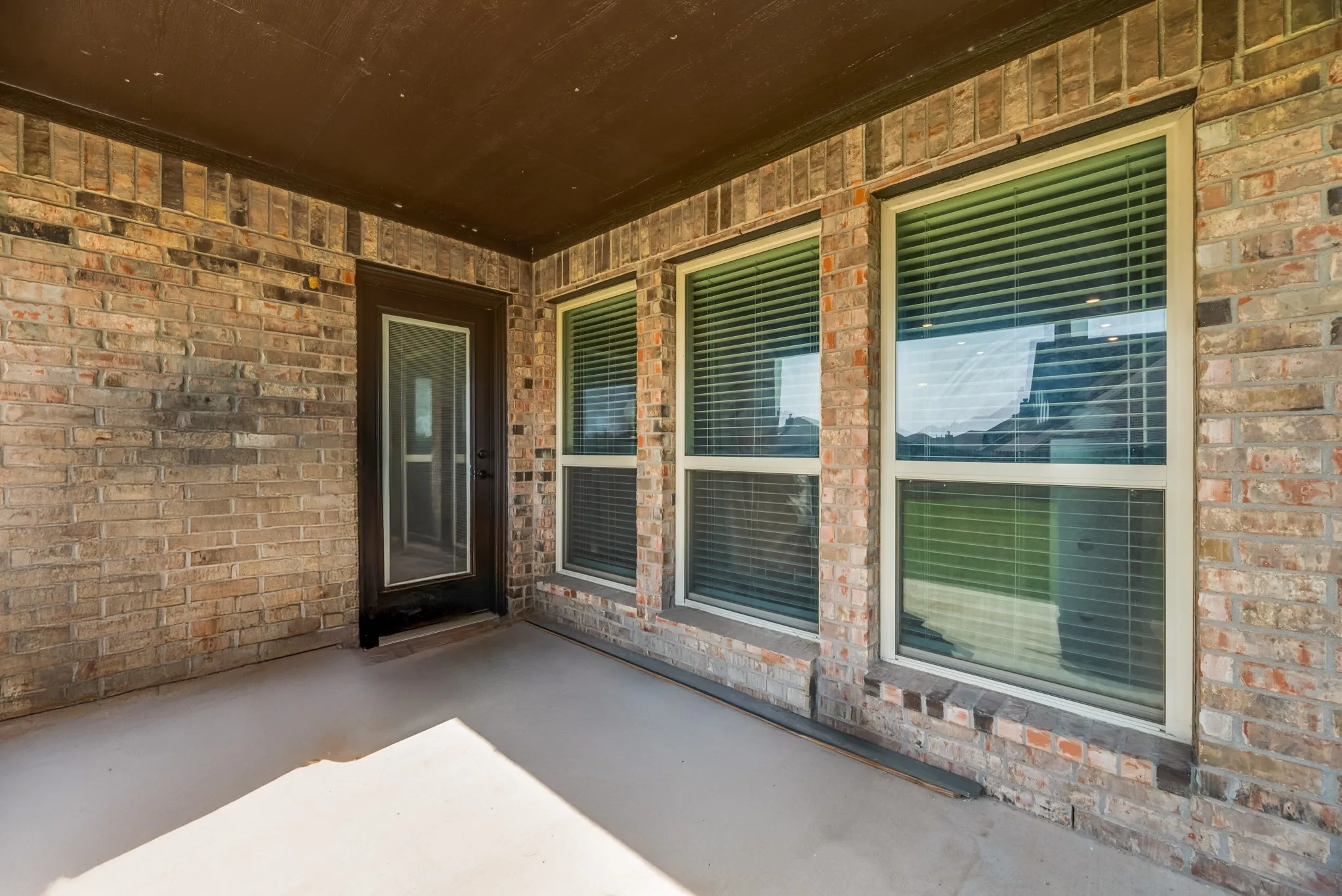 Single Family Residence For Sale in Tarrant County , 10609 Kettlewood Drive, Fort Worth, Texas 76036, 4 Bedroom, 3 Bathroom, 2 Garage spaces, 2,516 Sqft, built in 2022, mls#21355744, Real Estate Agent in Fort Worth, Homes For Sale in Tarrant county, Homes For Sale in Fort Worth, Realtor in Fort Worth Texas, Real Estate Brokerage Independent Realty Texas, Luminita Cordes Realtor