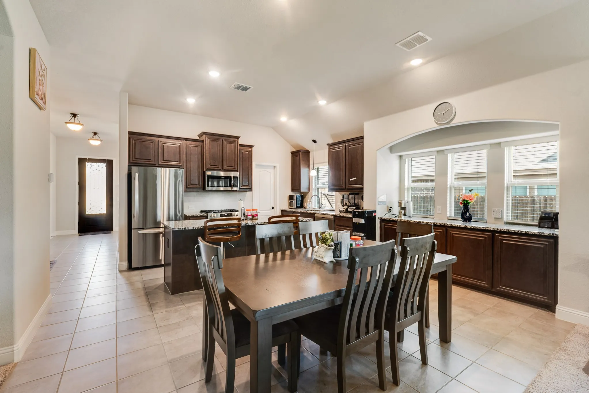 Single Family Residence For Sale in Tarrant County , 10609 Kettlewood Drive, Fort Worth, Texas 76036, 4 Bedroom, 3 Bathroom, 2 Garage spaces, 2,516 Sqft, built in 2022, mls#21355744, Real Estate Agent in Fort Worth, Homes For Sale in Tarrant county, Homes For Sale in Fort Worth, Realtor in Fort Worth Texas, Real Estate Brokerage Independent Realty Texas, Luminita Cordes Realtor