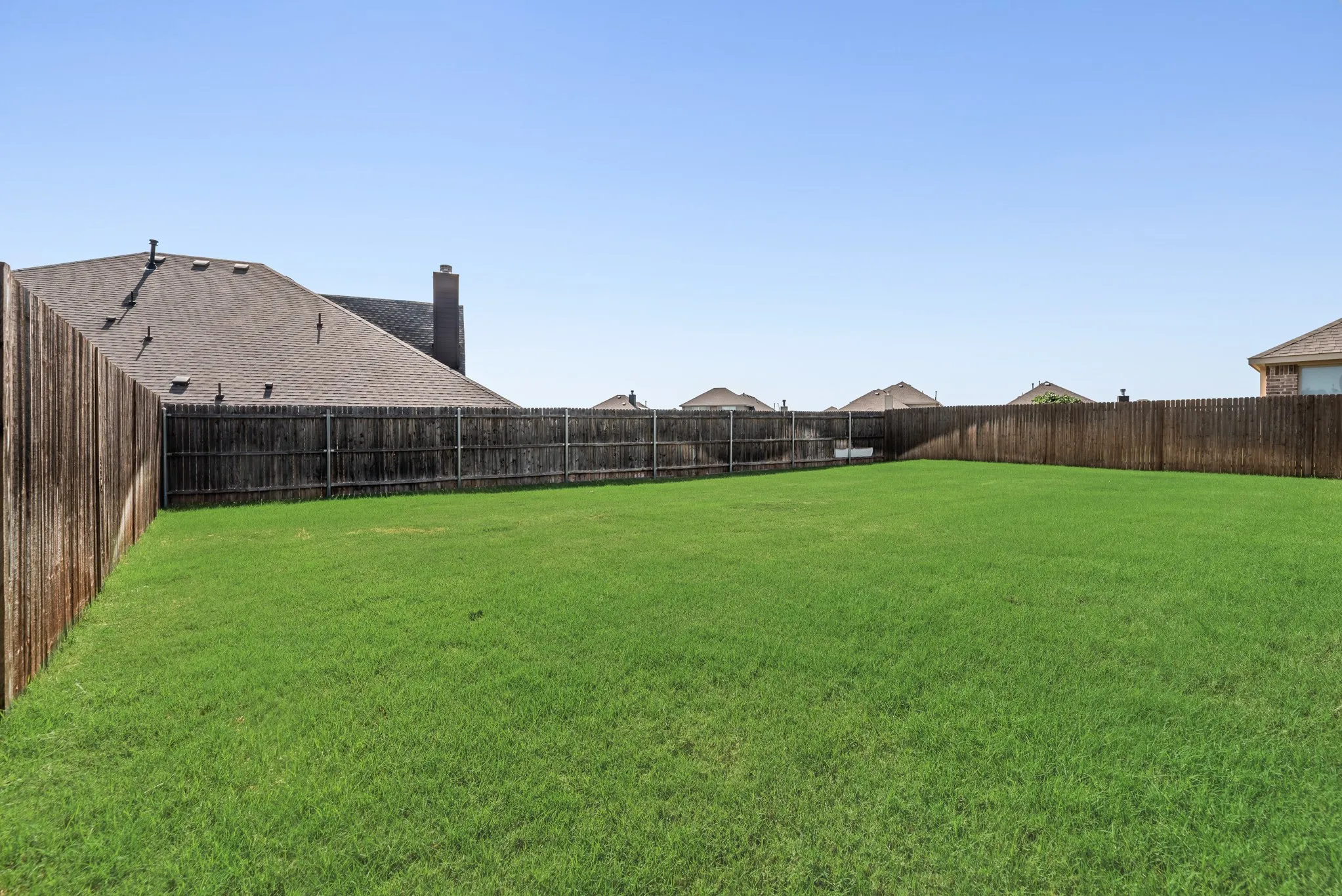 Single Family Residence For Sale in Tarrant County , 10609 Kettlewood Drive, Fort Worth, Texas 76036, 4 Bedroom, 3 Bathroom, 2 Garage spaces, 2,516 Sqft, built in 2022, mls#21355744, Real Estate Agent in Fort Worth, Homes For Sale in Tarrant county, Homes For Sale in Fort Worth, Realtor in Fort Worth Texas, Real Estate Brokerage Independent Realty Texas, Luminita Cordes Realtor