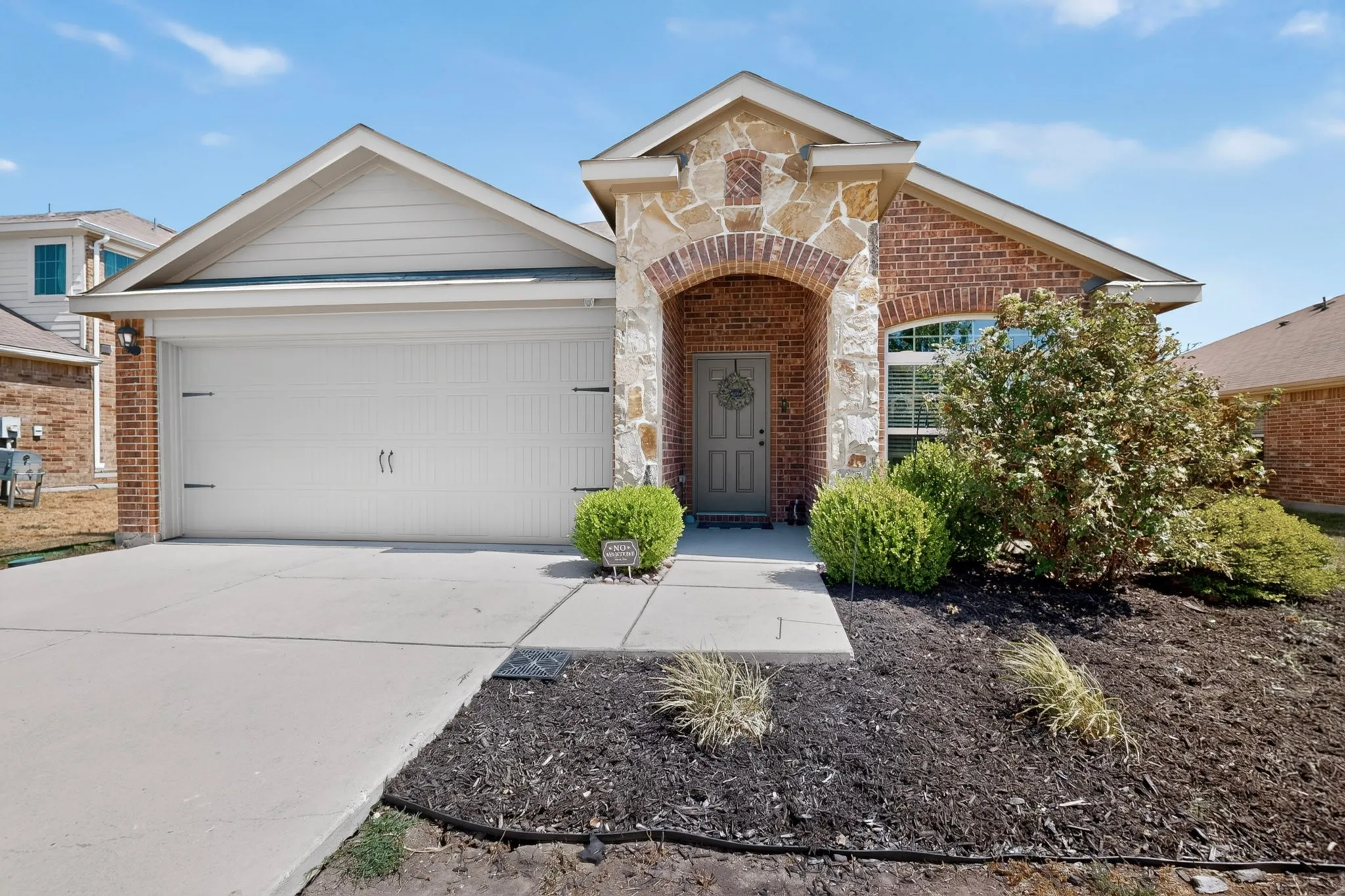 Single Family Residence For Sale in Dallas County , 2806 Englenook Drive, Seagoville, Texas 75159, 4 Bedroom, 2 Bathroom, 2 Garage spaces, 1,711 Sqft, built in 2017, mls#21366138, Real Estate Agent in Seagoville, Homes For Sale in Dallas county, Homes For Sale in Seagoville, Realtor in Seagoville Texas, Real Estate Brokerage Independent Realty Texas, Luminita Cordes Realtor