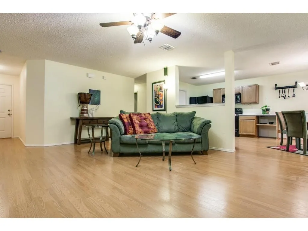 Single Family Residence For Rent in Collin County , 2926 Montague Trail, Wylie, Texas 75098, 3 Bedroom, 2 Bathroom, 2 Garage spaces, 1,588 Sqft, built in 2003, mls#21365976, Real Estate Agent in Wylie, Homes For Rent in Collin county, Homes For Rent in Wylie, Realtor in Wylie Texas, Real Estate Brokerage Independent Realty Texas, Luminita Cordes Realtor