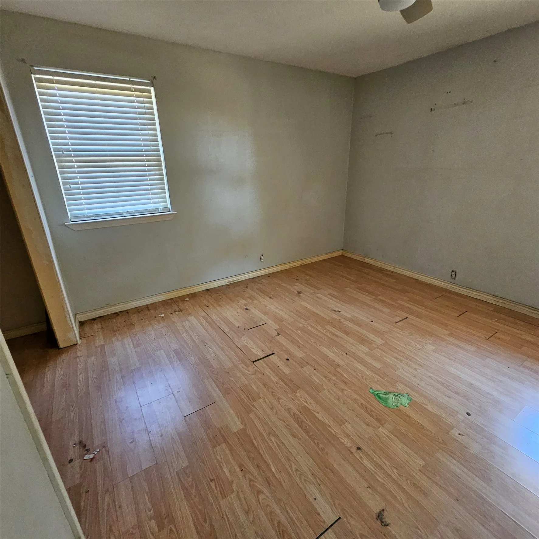 Wood-finish flooring with a neutral wall palette
