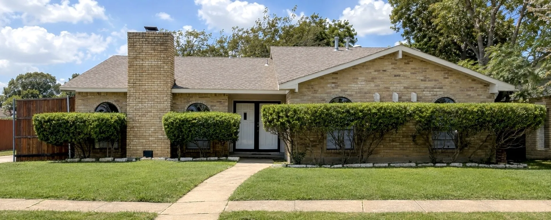 Single Family Residence For Rent in Denton County , 1930 Rambling Ridge Lane, Carrollton, Texas 75007, 3 Bedroom, 2 Bathroom, 2 Garage spaces, 1,877 Sqft, built in 1977, mls#21365406, Real Estate Agent in Carrollton, Homes For Rent in Denton county, Homes For Rent in Carrollton, Realtor in Carrollton Texas, Real Estate Brokerage Independent Realty Texas, Luminita Cordes Realtor