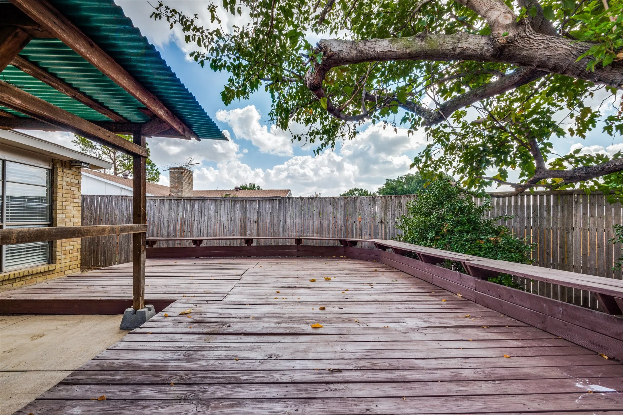 Deck, Fenced in Bakyard