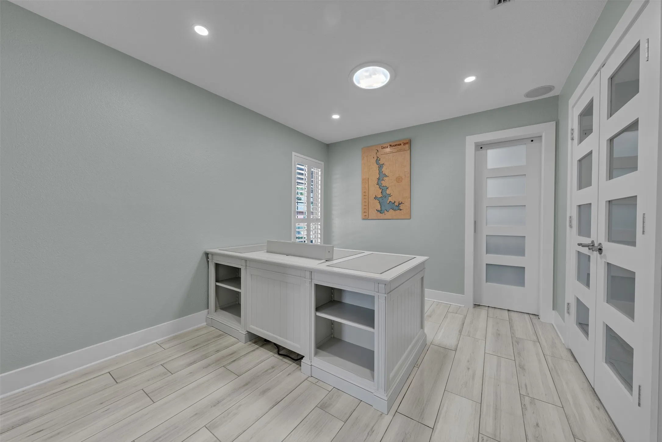 Third bedroom used as Office, plantation shutters and barn door to entry hall.
Has entrance to bath, and barn doors to entry.