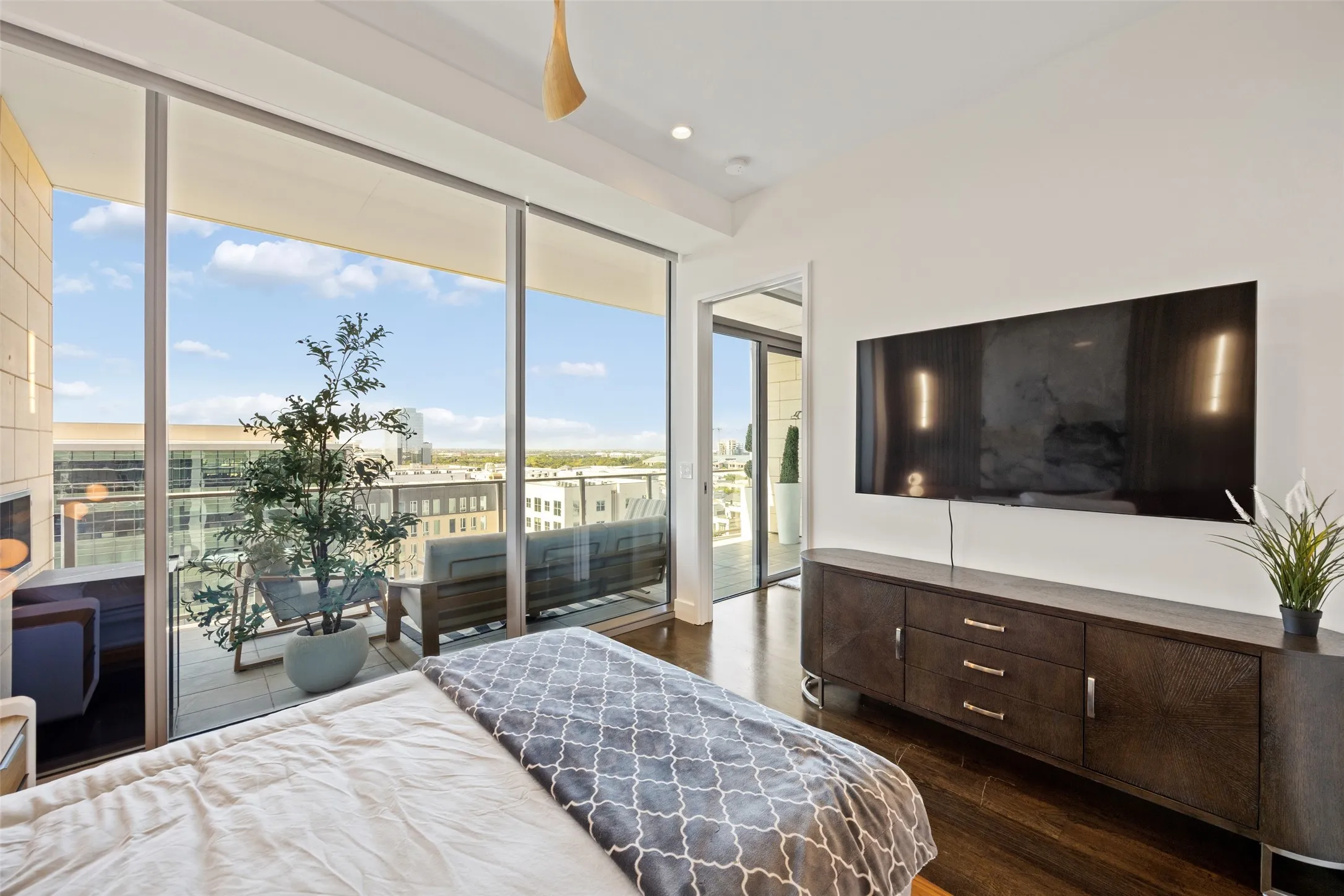 Condominium For Rent in Collin County , 7901 Windrose Avenue 905, Plano, Texas 75024, 1 Bedroom, 2 Bathroom, 2 Garage spaces, 1,018 Sqft, built in 2019, mls#21364414, Real Estate Agent in Plano, Homes For Rent in Collin county, Homes For Rent in Plano, Realtor in Plano Texas, Real Estate Brokerage Independent Realty Texas, Luminita Cordes Realtor