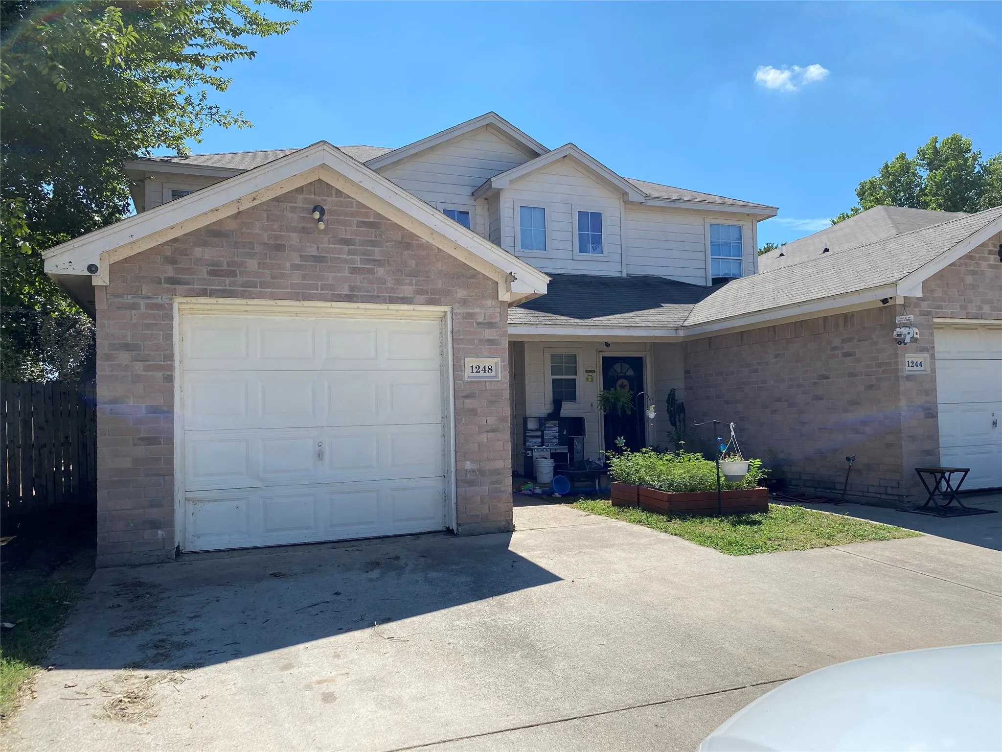 Single Family Residence For Sale in Tarrant County , 1248 Village Garden Drive, Azle, Texas 76020, 4 Bedroom, 2 Bathroom, 1 Garage spaces, 1,246 Sqft, built in 2005, mls#21366174, Real Estate Agent in Azle, Homes For Sale in Tarrant county, Homes For Sale in Azle, Realtor in Azle Texas, Real Estate Brokerage Independent Realty Texas, Luminita Cordes Realtor