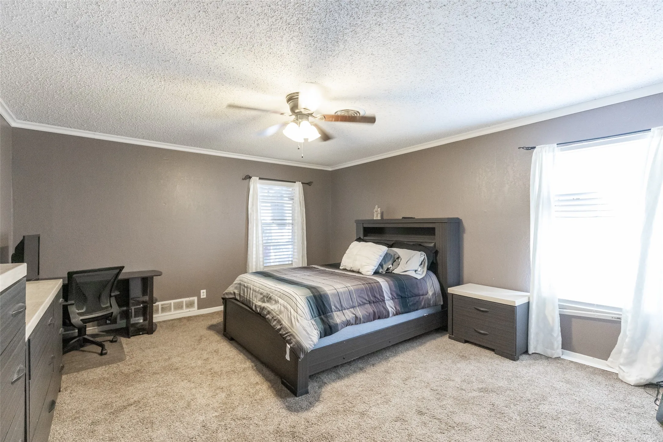 Single Family Residence For Sale in Callahan County , 3433 I-20 W, Baird, Texas 79504, 3 Bedroom, 4 Bathroom, 2 Garage spaces, 2,994 Sqft, built in 1976, mls#21315275, Real Estate Agent in Baird, Homes For Sale in Callahan county, Homes For Sale in Baird, Realtor in Baird Texas, Real Estate Brokerage Independent Realty Texas, Luminita Cordes Realtor