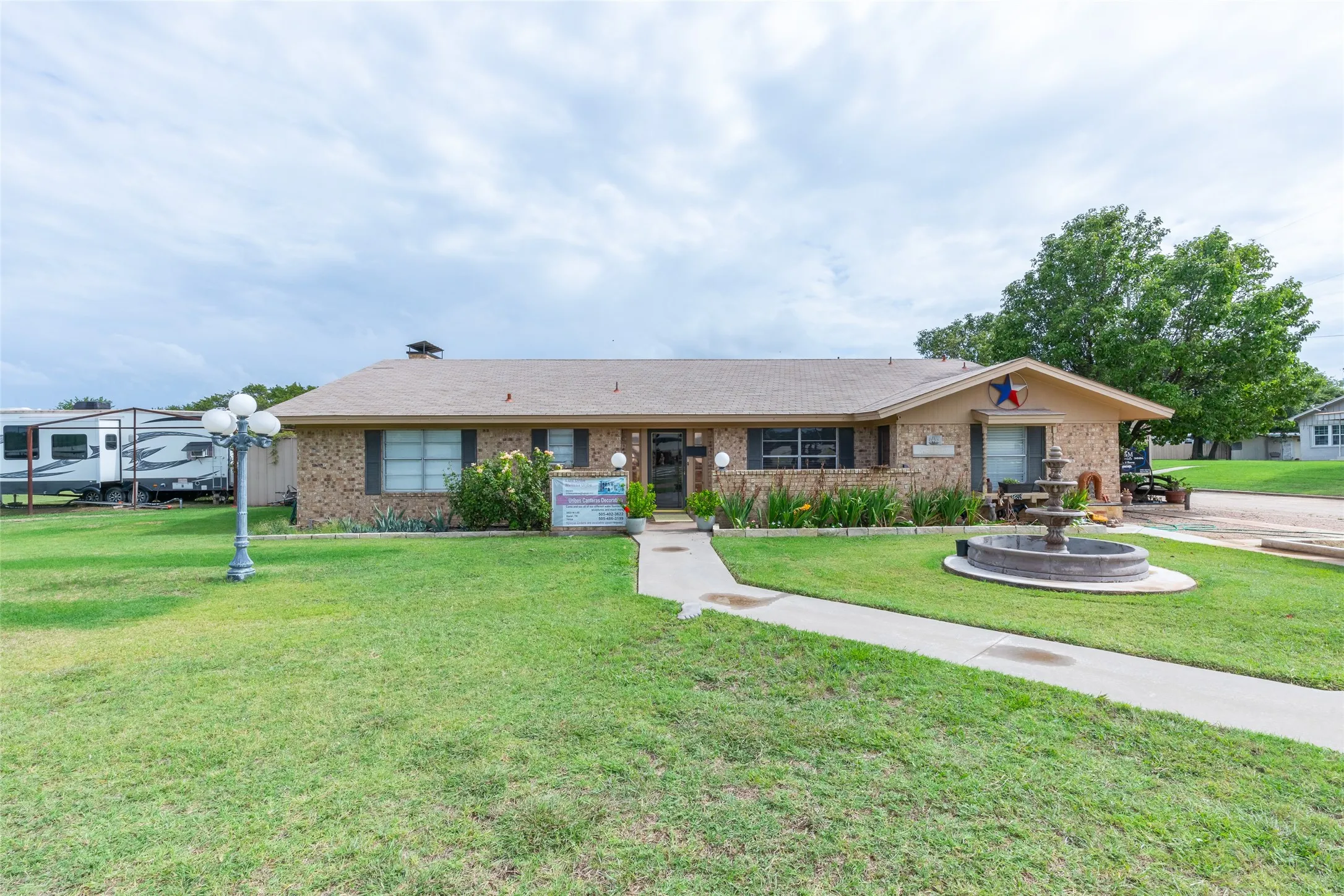 Single Family Residence For Sale in Callahan County , 3433 I-20 W, Baird, Texas 79504, 3 Bedroom, 4 Bathroom, 2 Garage spaces, 2,994 Sqft, built in 1976, mls#21315275, Real Estate Agent in Baird, Homes For Sale in Callahan county, Homes For Sale in Baird, Realtor in Baird Texas, Real Estate Brokerage Independent Realty Texas, Luminita Cordes Realtor