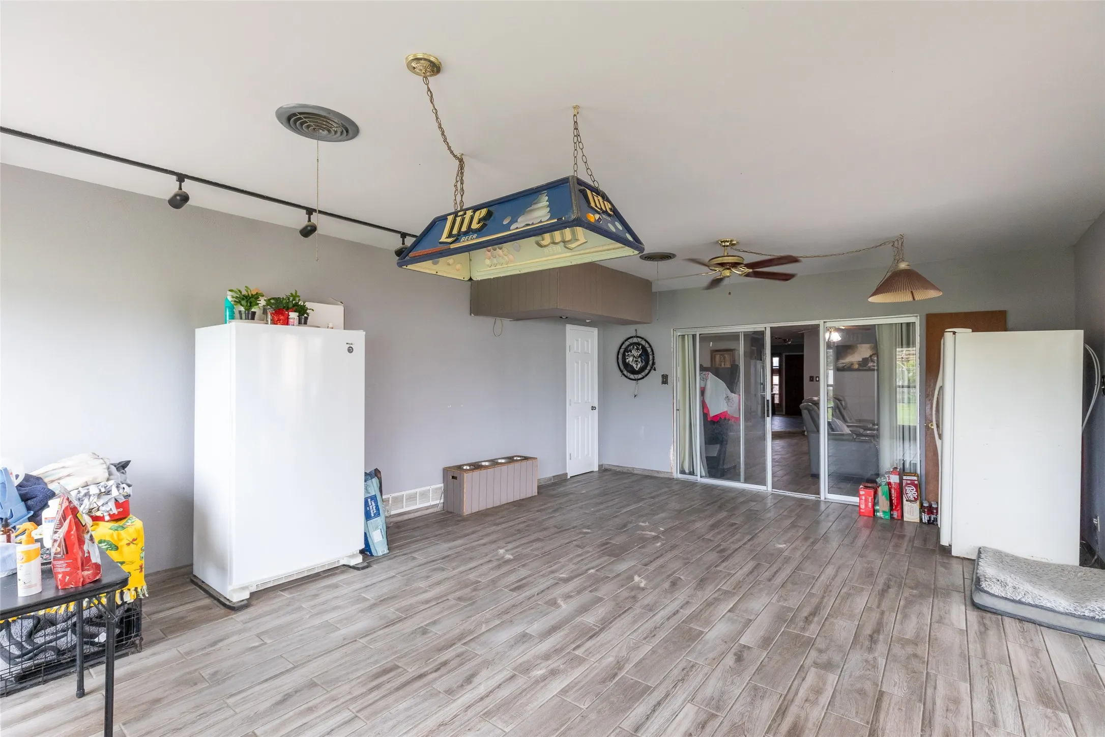 Single Family Residence For Sale in Callahan County , 3433 I-20 W, Baird, Texas 79504, 3 Bedroom, 4 Bathroom, 2 Garage spaces, 2,994 Sqft, built in 1976, mls#21315275, Real Estate Agent in Baird, Homes For Sale in Callahan county, Homes For Sale in Baird, Realtor in Baird Texas, Real Estate Brokerage Independent Realty Texas, Luminita Cordes Realtor