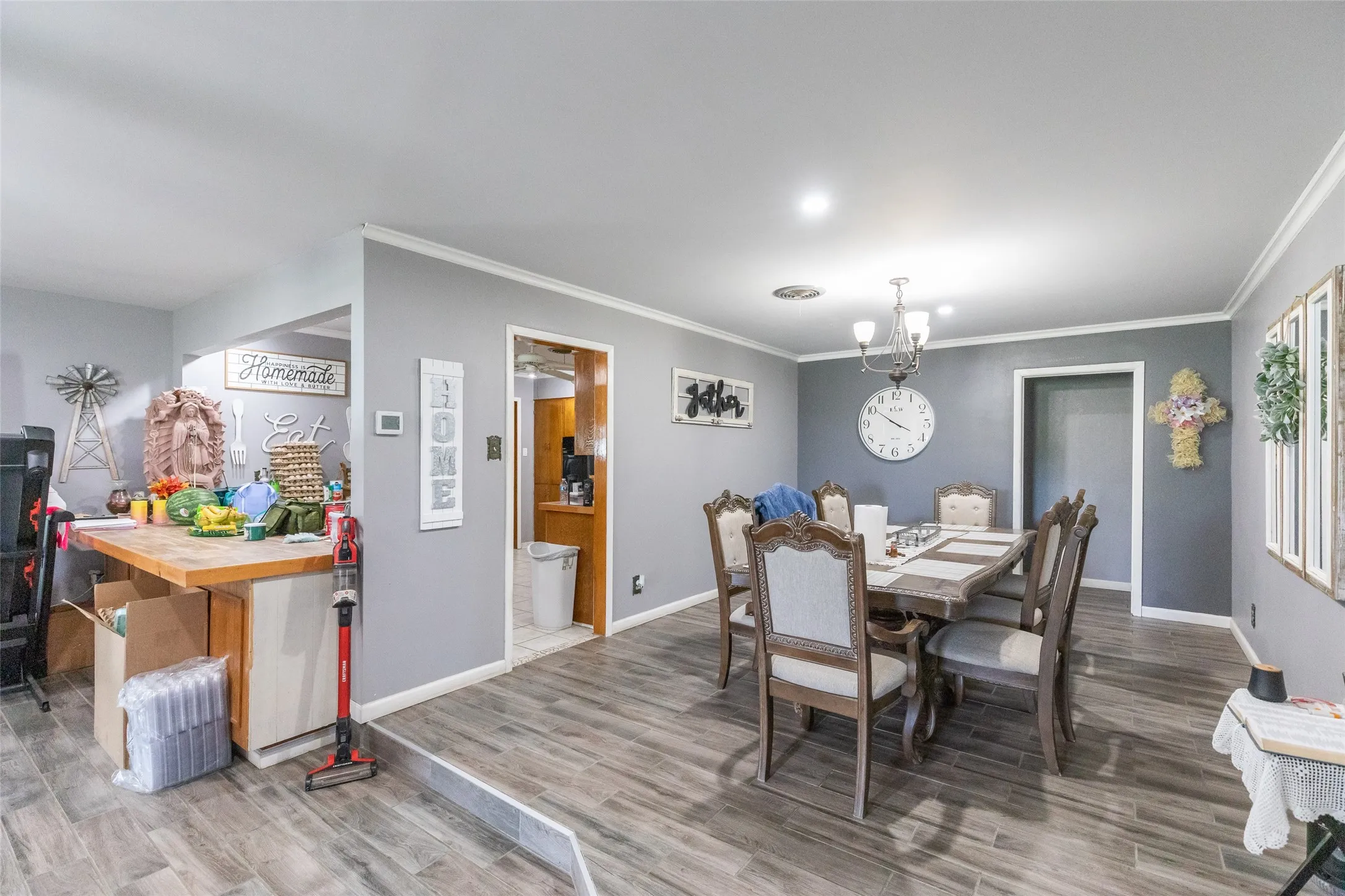 Single Family Residence For Sale in Callahan County , 3433 I-20 W, Baird, Texas 79504, 3 Bedroom, 4 Bathroom, 2 Garage spaces, 2,994 Sqft, built in 1976, mls#21315275, Real Estate Agent in Baird, Homes For Sale in Callahan county, Homes For Sale in Baird, Realtor in Baird Texas, Real Estate Brokerage Independent Realty Texas, Luminita Cordes Realtor