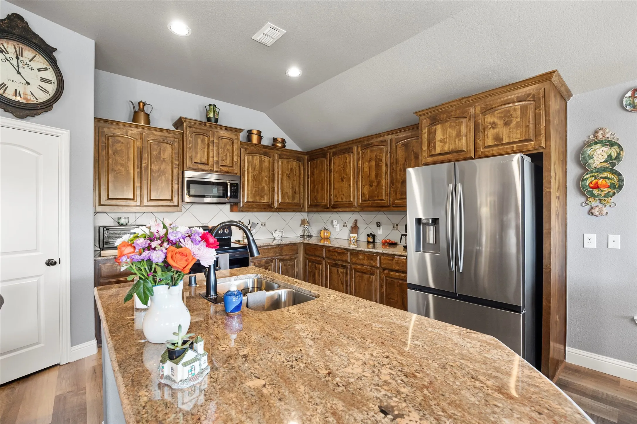 Single Family Residence For Sale in Collin County , 1025 Lincoln Drive, Royse City, Texas 75189, 3 Bedroom, 2 Bathroom, 2 Garage spaces, 1,833 Sqft, built in 2014, mls#21364220, Real Estate Agent in Royse City, Homes For Sale in Collin county, Homes For Sale in Royse City, Realtor in Royse City Texas, Real Estate Brokerage Independent Realty Texas, Luminita Cordes Realtor