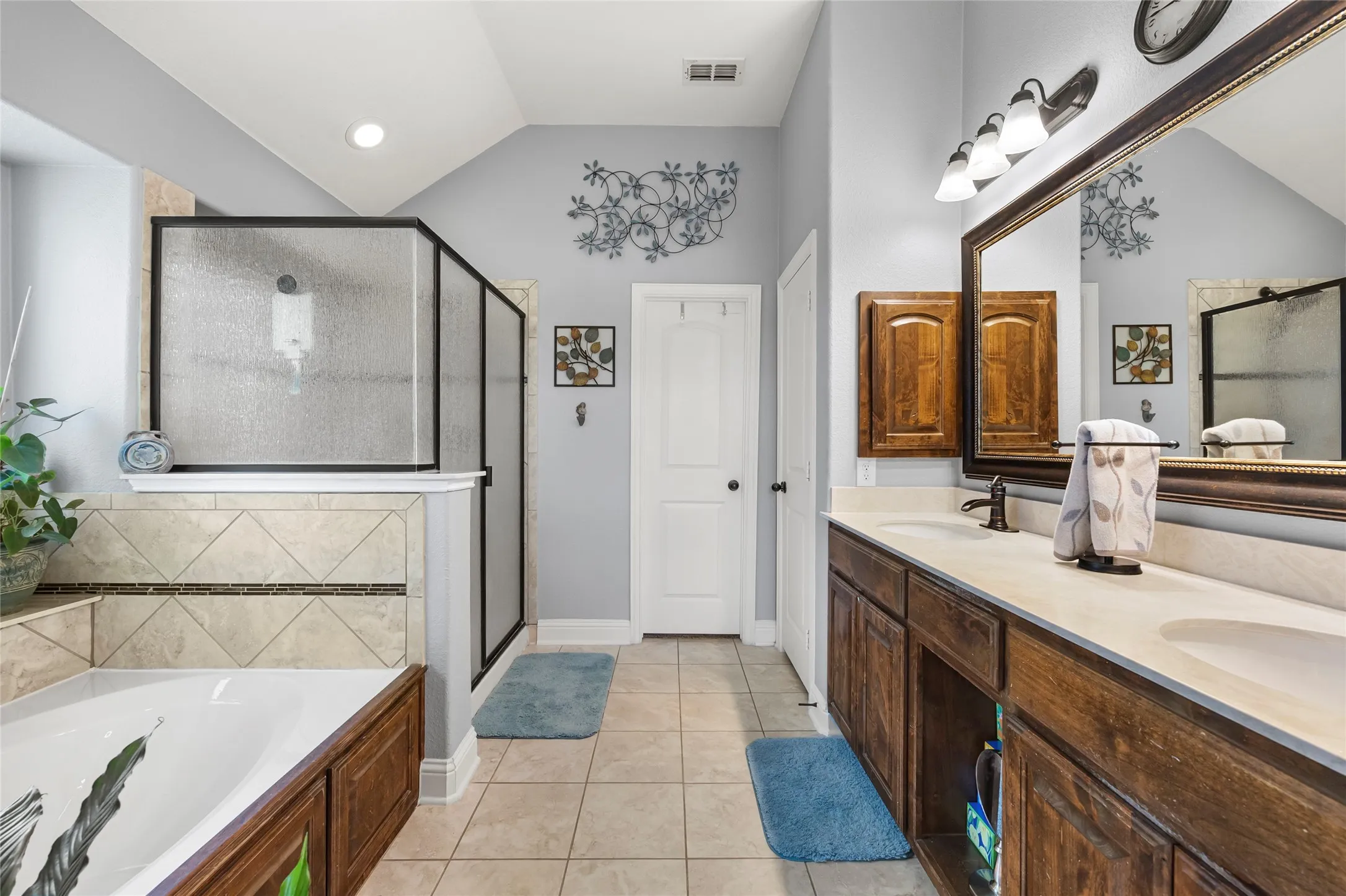 Single Family Residence For Sale in Collin County , 1025 Lincoln Drive, Royse City, Texas 75189, 3 Bedroom, 2 Bathroom, 2 Garage spaces, 1,833 Sqft, built in 2014, mls#21364220, Real Estate Agent in Royse City, Homes For Sale in Collin county, Homes For Sale in Royse City, Realtor in Royse City Texas, Real Estate Brokerage Independent Realty Texas, Luminita Cordes Realtor