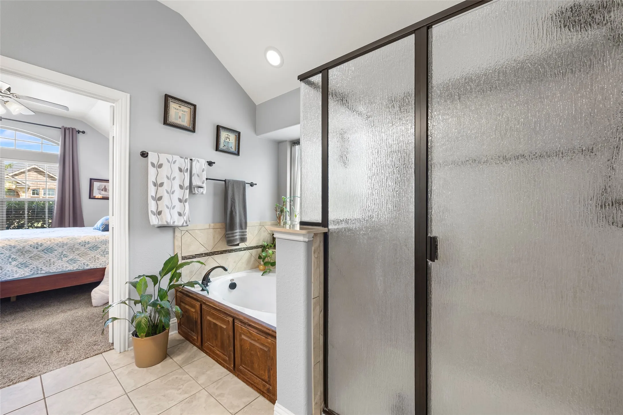 Single Family Residence For Sale in Collin County , 1025 Lincoln Drive, Royse City, Texas 75189, 3 Bedroom, 2 Bathroom, 2 Garage spaces, 1,833 Sqft, built in 2014, mls#21364220, Real Estate Agent in Royse City, Homes For Sale in Collin county, Homes For Sale in Royse City, Realtor in Royse City Texas, Real Estate Brokerage Independent Realty Texas, Luminita Cordes Realtor