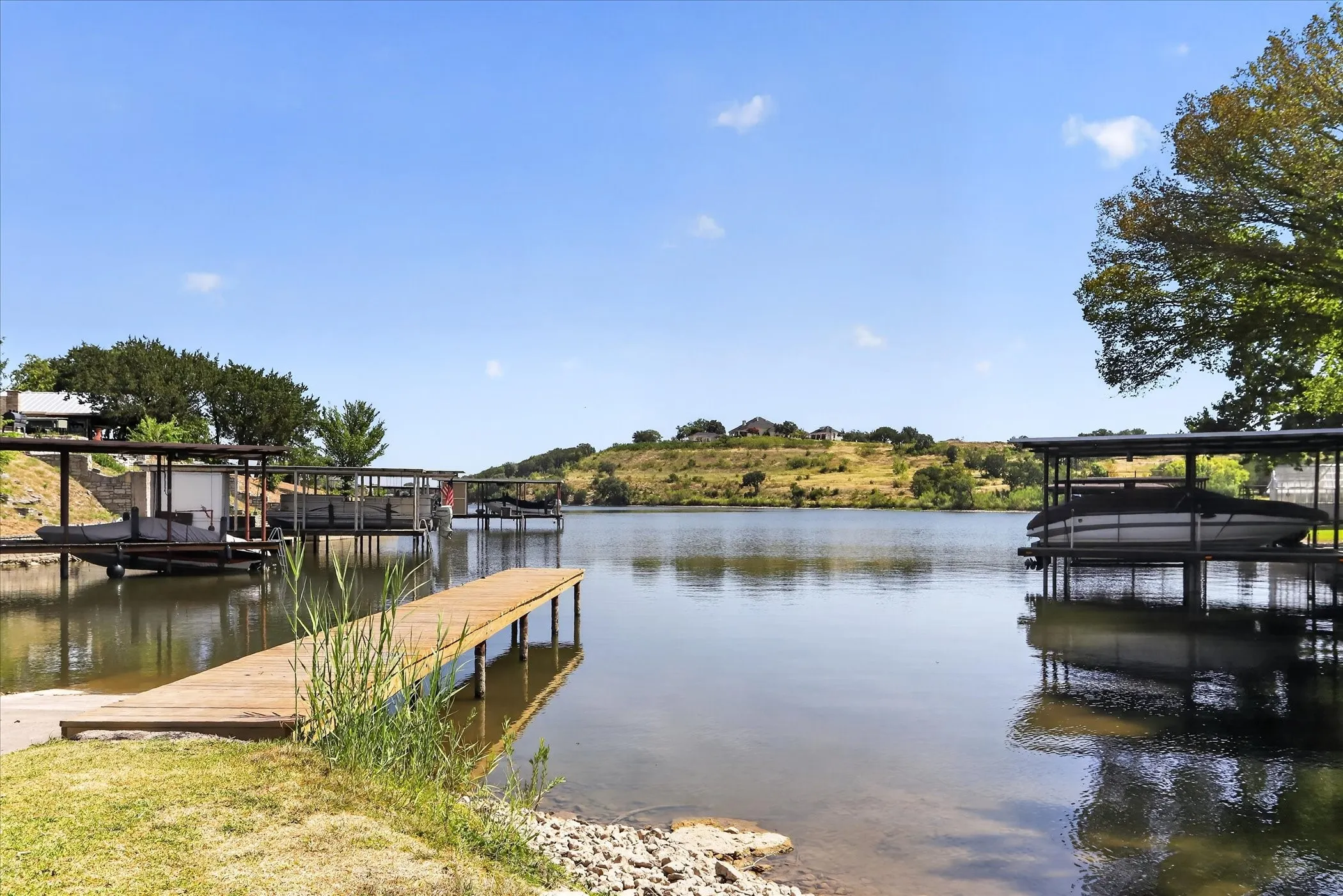 Single Family Residence For Sale in Hood County , 2807 River Ridge Court, Granbury, Texas 76048, 4 Bedroom, 2 Bathroom, 2 Garage spaces, 2,029 Sqft, built in 2021, mls#21349981, Real Estate Agent in Granbury, Homes For Sale in Hood county, Homes For Sale in Granbury, Realtor in Granbury Texas, Real Estate Brokerage Independent Realty Texas, Luminita Cordes Realtor