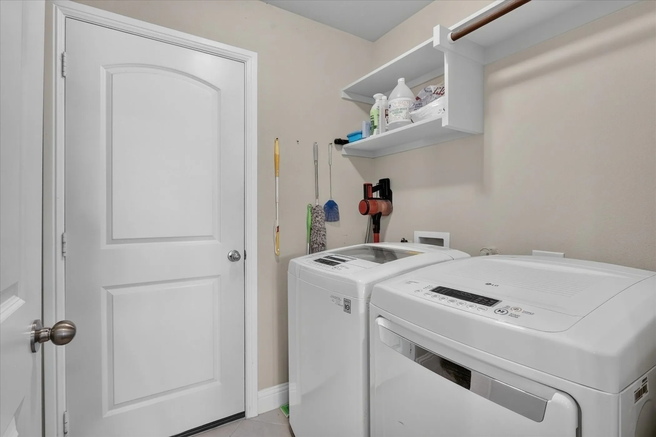 Single Family Residence For Sale in Hood County , 2807 River Ridge Court, Granbury, Texas 76048, 4 Bedroom, 2 Bathroom, 2 Garage spaces, 2,029 Sqft, built in 2021, mls#21349981, Real Estate Agent in Granbury, Homes For Sale in Hood county, Homes For Sale in Granbury, Realtor in Granbury Texas, Real Estate Brokerage Independent Realty Texas, Luminita Cordes Realtor