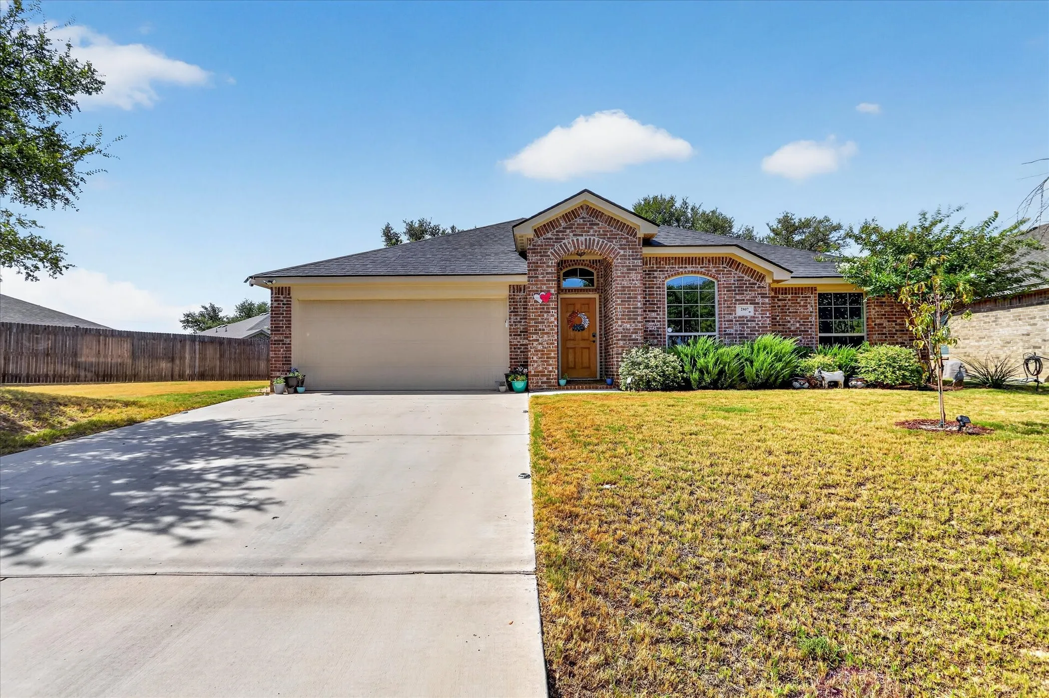 Single Family Residence For Sale in Hood County , 2807 River Ridge Court, Granbury, Texas 76048, 4 Bedroom, 2 Bathroom, 2 Garage spaces, 2,029 Sqft, built in 2021, mls#21349981, Real Estate Agent in Granbury, Homes For Sale in Hood county, Homes For Sale in Granbury, Realtor in Granbury Texas, Real Estate Brokerage Independent Realty Texas, Luminita Cordes Realtor