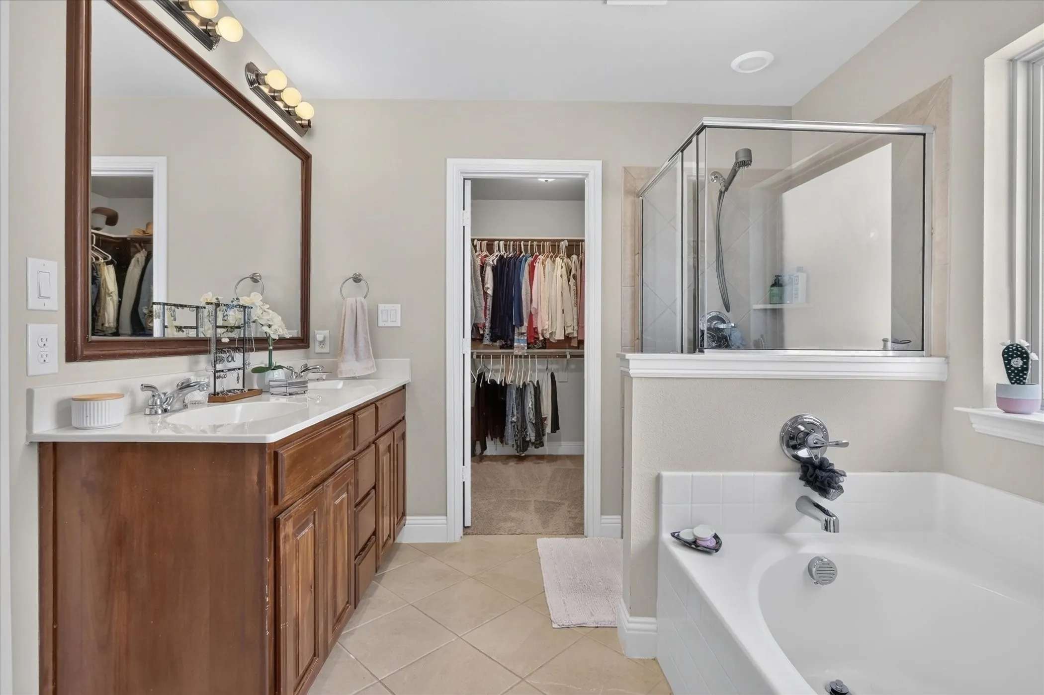 Single Family Residence For Sale in Hood County , 2807 River Ridge Court, Granbury, Texas 76048, 4 Bedroom, 2 Bathroom, 2 Garage spaces, 2,029 Sqft, built in 2021, mls#21349981, Real Estate Agent in Granbury, Homes For Sale in Hood county, Homes For Sale in Granbury, Realtor in Granbury Texas, Real Estate Brokerage Independent Realty Texas, Luminita Cordes Realtor