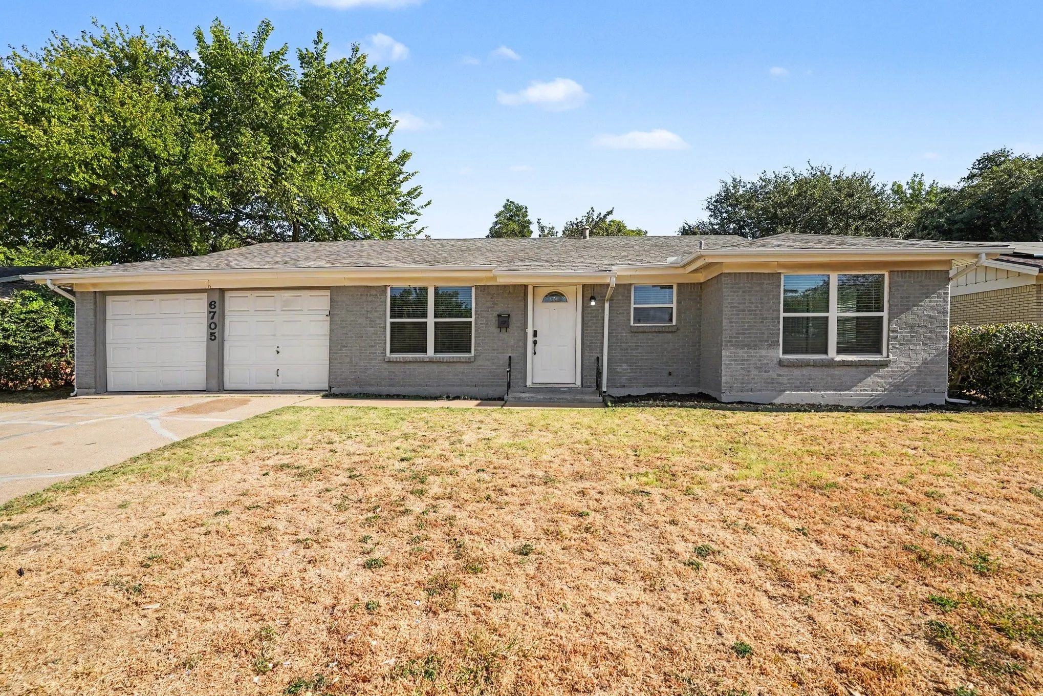 Single Family Residence For Sale in Tarrant County , 6705 Yosemite Drive, Fort Worth, Texas 76112, 3 Bedroom, 2 Bathroom, 2 Garage spaces, 1,350 Sqft, built in 1959, mls#21363670, Real Estate Agent in Fort Worth, Homes For Sale in Tarrant county, Homes For Sale in Fort Worth, Realtor in Fort Worth Texas, Real Estate Brokerage Independent Realty Texas, Luminita Cordes Realtor