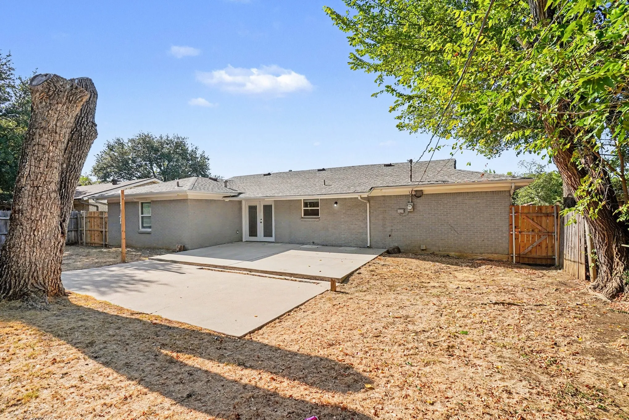 Single Family Residence For Sale in Tarrant County , 6705 Yosemite Drive, Fort Worth, Texas 76112, 3 Bedroom, 2 Bathroom, 2 Garage spaces, 1,350 Sqft, built in 1959, mls#21363670, Real Estate Agent in Fort Worth, Homes For Sale in Tarrant county, Homes For Sale in Fort Worth, Realtor in Fort Worth Texas, Real Estate Brokerage Independent Realty Texas, Luminita Cordes Realtor