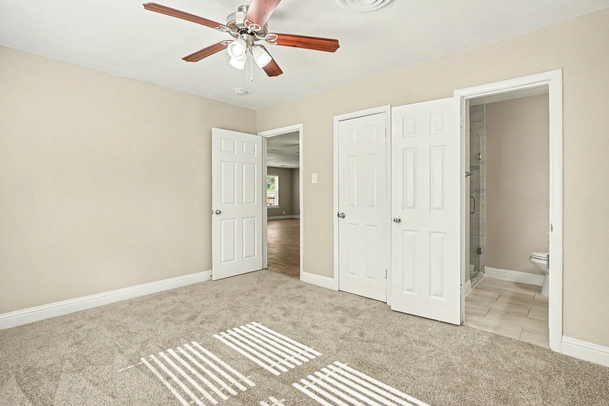 Single Family Residence For Sale in Tarrant County , 6705 Yosemite Drive, Fort Worth, Texas 76112, 3 Bedroom, 2 Bathroom, 2 Garage spaces, 1,350 Sqft, built in 1959, mls#21363670, Real Estate Agent in Fort Worth, Homes For Sale in Tarrant county, Homes For Sale in Fort Worth, Realtor in Fort Worth Texas, Real Estate Brokerage Independent Realty Texas, Luminita Cordes Realtor