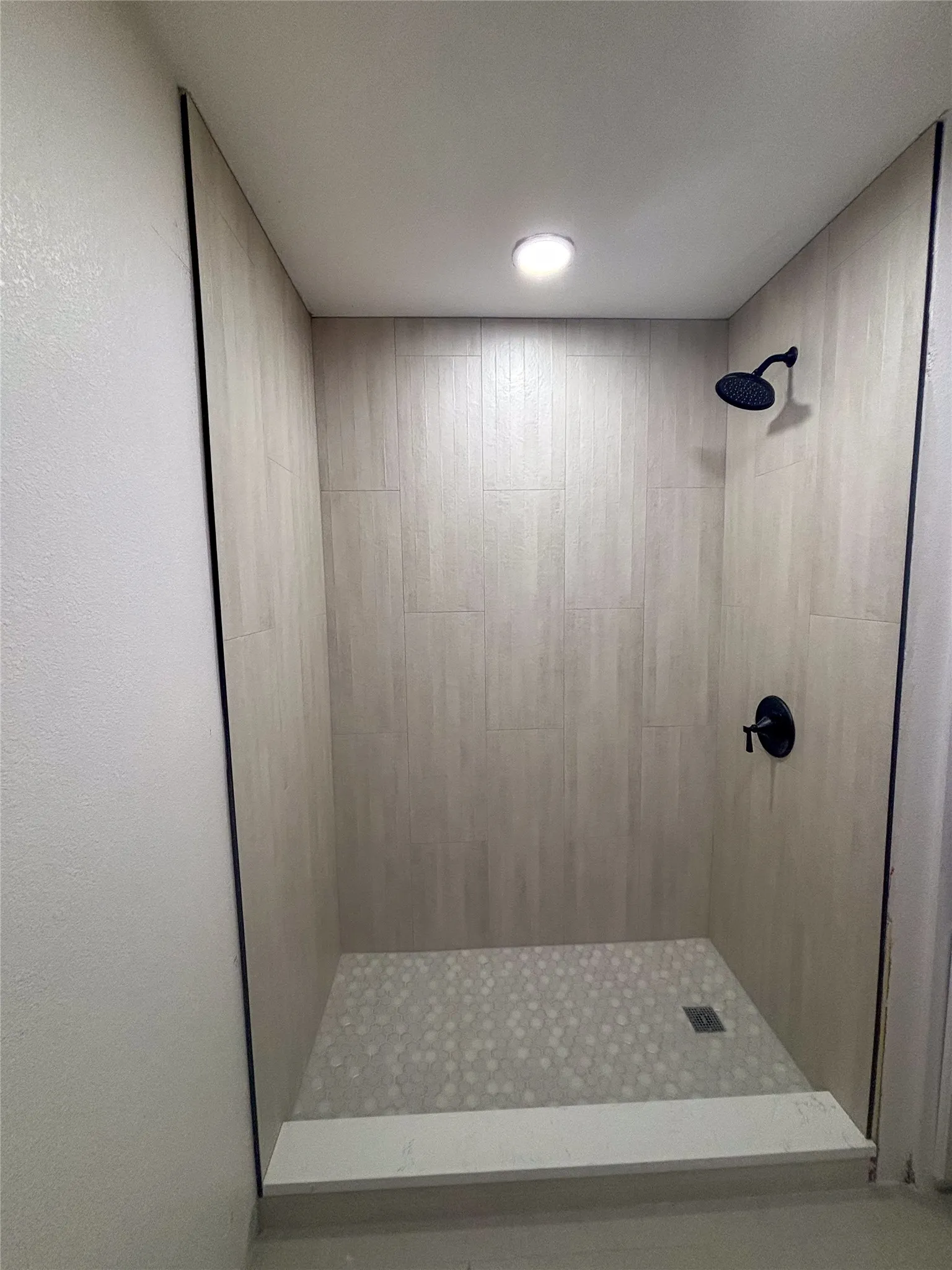 Single Family Residence For Sale in Tarrant County , 5921 Woodmeadow Drive, Arlington, Texas 76016, 3 Bedroom, 2 Bathroom, 2 Garage spaces, 1,493 Sqft, built in 1978, mls#21365274, Real Estate Agent in Arlington, Homes For Sale in Tarrant county, Homes For Sale in Arlington, Realtor in Arlington Texas, Real Estate Brokerage Independent Realty Texas, Luminita Cordes Realtor