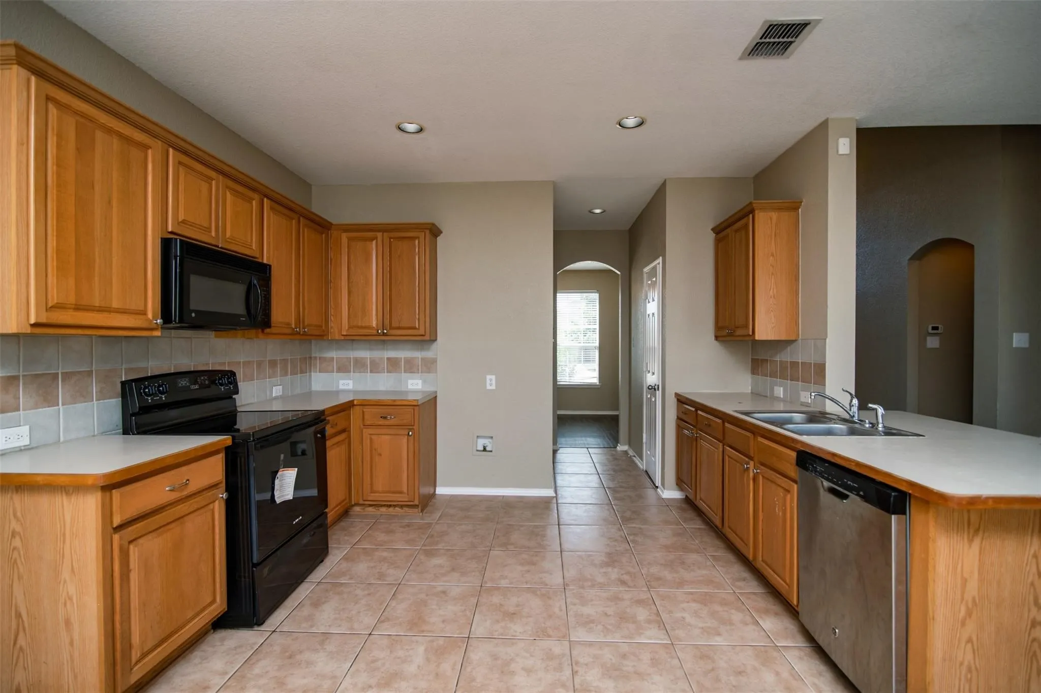 Single Family Residence For Rent in Tarrant County , 5140 Meandering Creek Court, Fort Worth, Texas 76179, 4 Bedroom, 3 Bathroom, 2 Garage spaces, 2,712 Sqft, built in 2006, mls#21366188, Real Estate Agent in Fort Worth, Homes For Rent in Tarrant county, Homes For Rent in Fort Worth, Realtor in Fort Worth Texas, Real Estate Brokerage Independent Realty Texas, Luminita Cordes Realtor