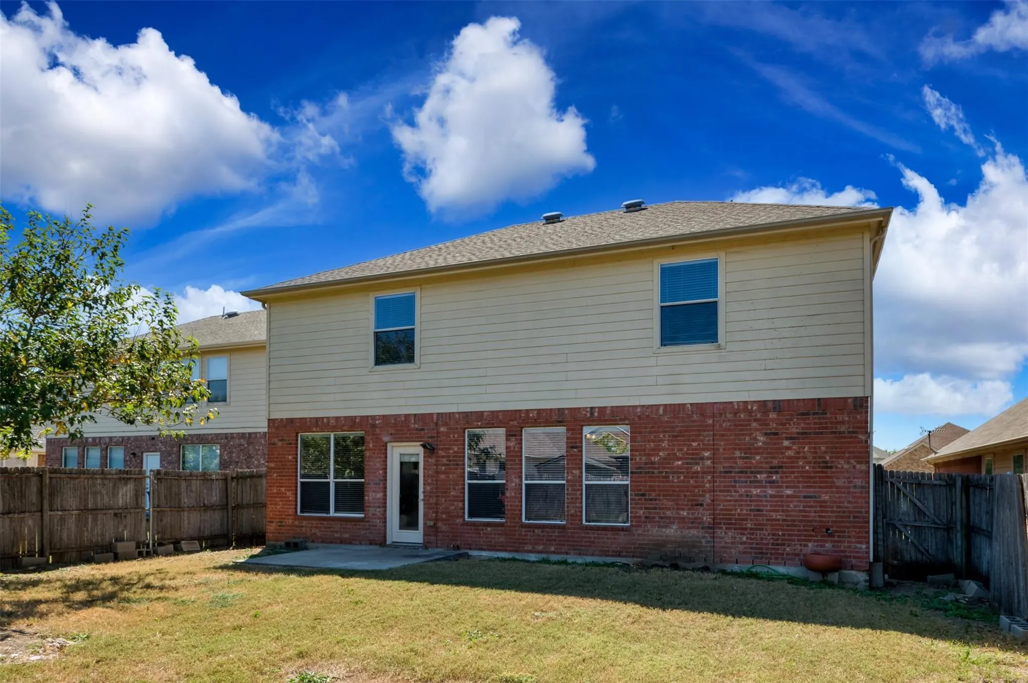 Single Family Residence For Rent in Tarrant County , 5140 Meandering Creek Court, Fort Worth, Texas 76179, 4 Bedroom, 3 Bathroom, 2 Garage spaces, 2,712 Sqft, built in 2006, mls#21366188, Real Estate Agent in Fort Worth, Homes For Rent in Tarrant county, Homes For Rent in Fort Worth, Realtor in Fort Worth Texas, Real Estate Brokerage Independent Realty Texas, Luminita Cordes Realtor