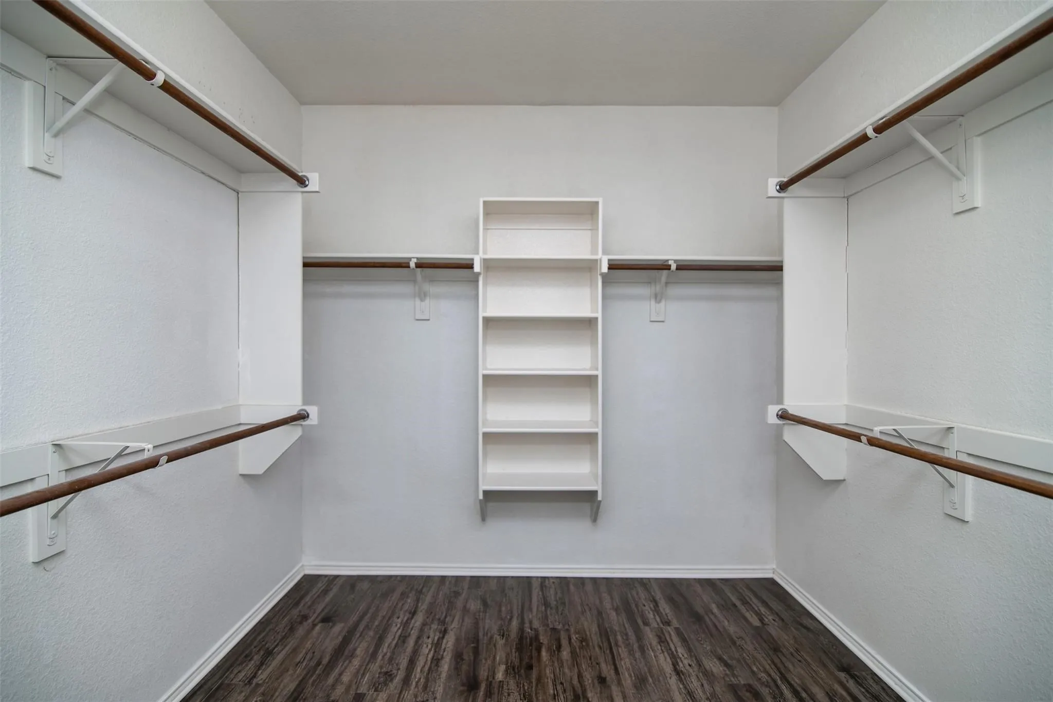 Single Family Residence For Rent in Tarrant County , 5140 Meandering Creek Court, Fort Worth, Texas 76179, 4 Bedroom, 3 Bathroom, 2 Garage spaces, 2,712 Sqft, built in 2006, mls#21366188, Real Estate Agent in Fort Worth, Homes For Rent in Tarrant county, Homes For Rent in Fort Worth, Realtor in Fort Worth Texas, Real Estate Brokerage Independent Realty Texas, Luminita Cordes Realtor