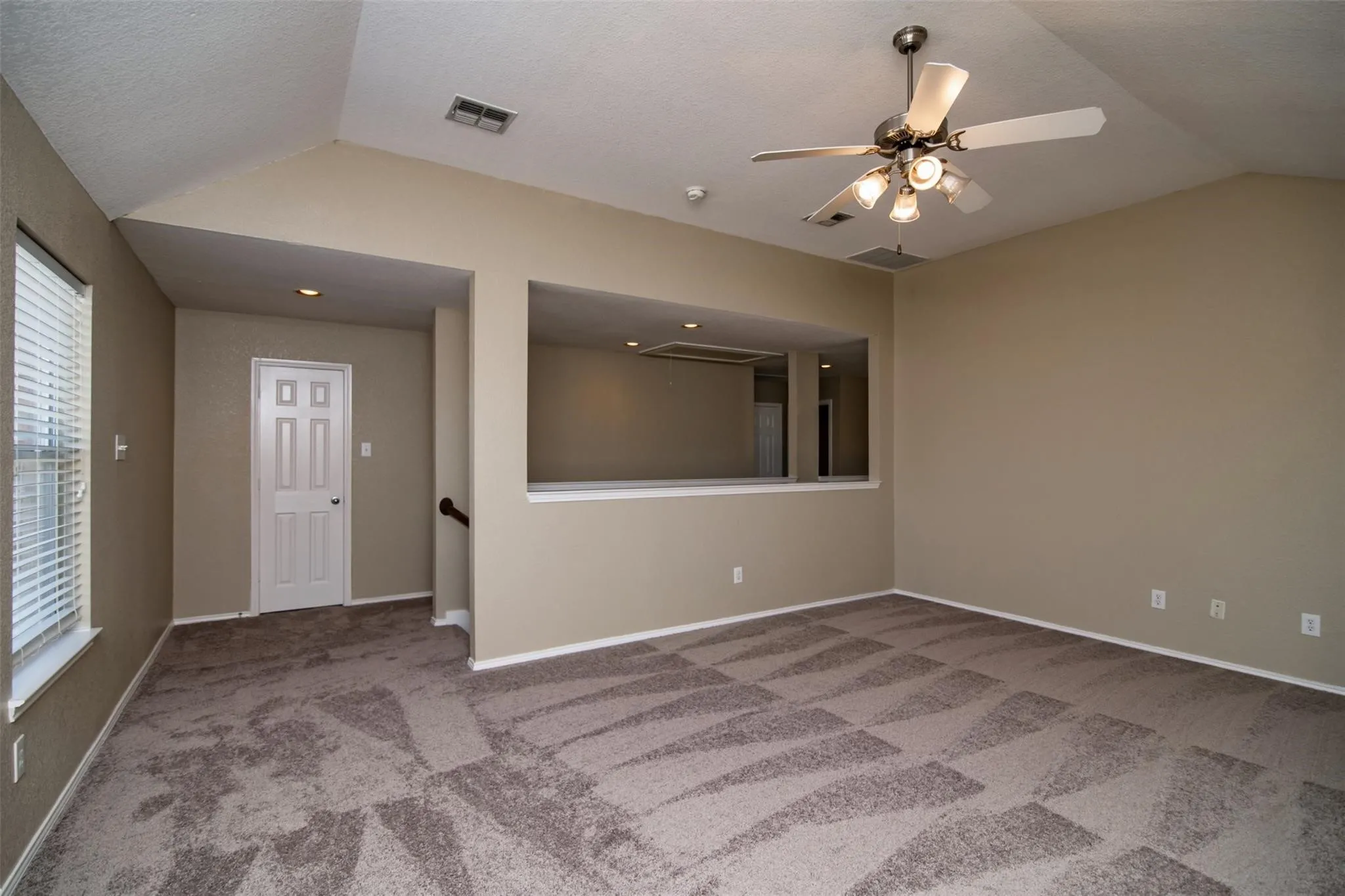 Single Family Residence For Rent in Tarrant County , 5140 Meandering Creek Court, Fort Worth, Texas 76179, 4 Bedroom, 3 Bathroom, 2 Garage spaces, 2,712 Sqft, built in 2006, mls#21366188, Real Estate Agent in Fort Worth, Homes For Rent in Tarrant county, Homes For Rent in Fort Worth, Realtor in Fort Worth Texas, Real Estate Brokerage Independent Realty Texas, Luminita Cordes Realtor