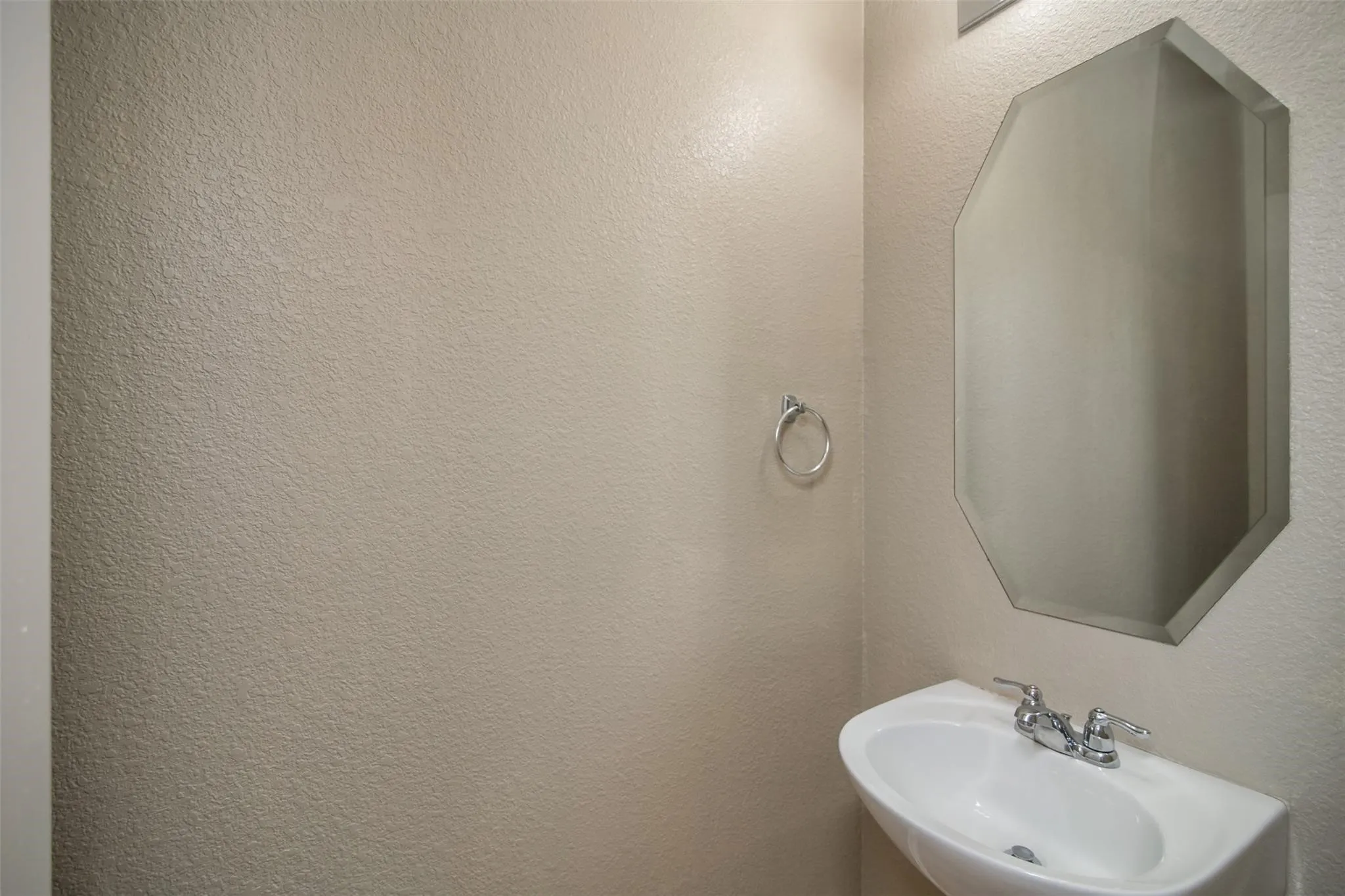 Single Family Residence For Rent in Tarrant County , 5140 Meandering Creek Court, Fort Worth, Texas 76179, 4 Bedroom, 3 Bathroom, 2 Garage spaces, 2,712 Sqft, built in 2006, mls#21366188, Real Estate Agent in Fort Worth, Homes For Rent in Tarrant county, Homes For Rent in Fort Worth, Realtor in Fort Worth Texas, Real Estate Brokerage Independent Realty Texas, Luminita Cordes Realtor