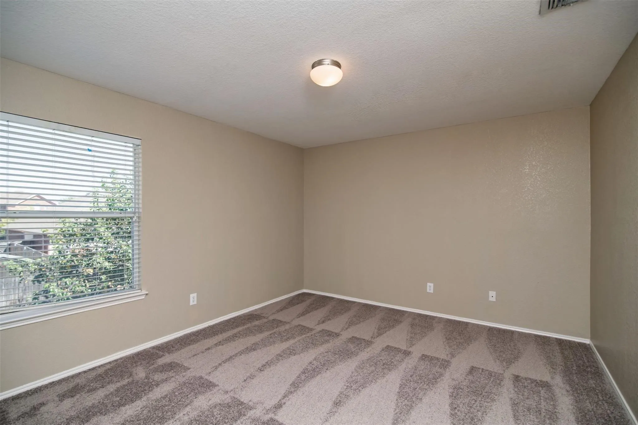 Single Family Residence For Rent in Tarrant County , 5140 Meandering Creek Court, Fort Worth, Texas 76179, 4 Bedroom, 3 Bathroom, 2 Garage spaces, 2,712 Sqft, built in 2006, mls#21366188, Real Estate Agent in Fort Worth, Homes For Rent in Tarrant county, Homes For Rent in Fort Worth, Realtor in Fort Worth Texas, Real Estate Brokerage Independent Realty Texas, Luminita Cordes Realtor
