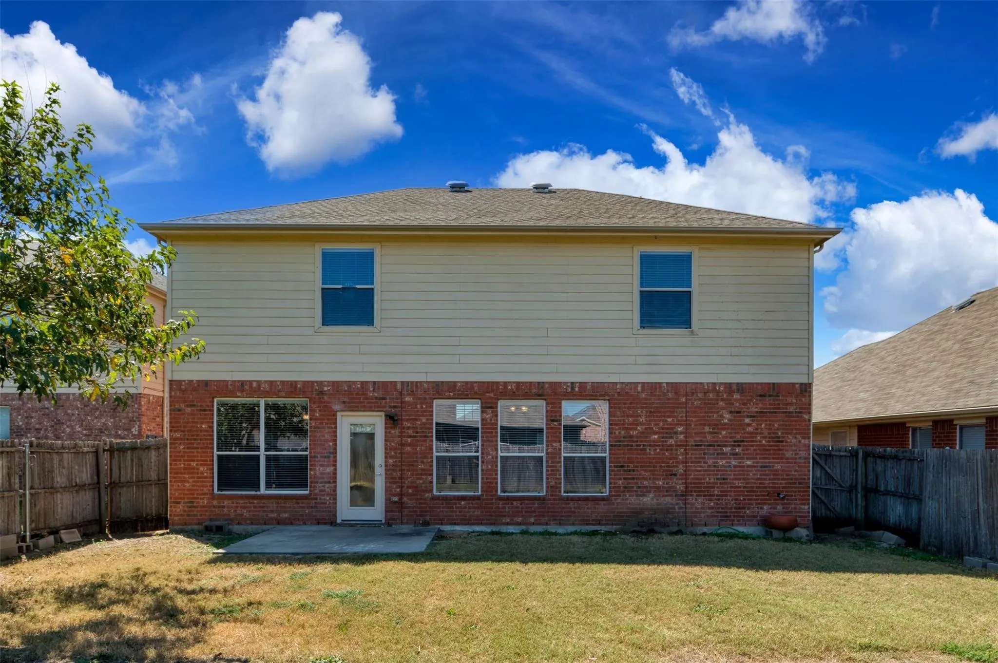 Single Family Residence For Rent in Tarrant County , 5140 Meandering Creek Court, Fort Worth, Texas 76179, 4 Bedroom, 3 Bathroom, 2 Garage spaces, 2,712 Sqft, built in 2006, mls#21366188, Real Estate Agent in Fort Worth, Homes For Rent in Tarrant county, Homes For Rent in Fort Worth, Realtor in Fort Worth Texas, Real Estate Brokerage Independent Realty Texas, Luminita Cordes Realtor