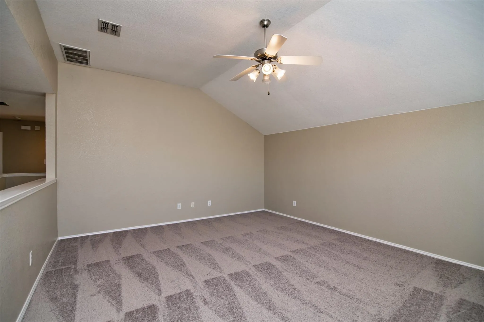 Single Family Residence For Rent in Tarrant County , 5140 Meandering Creek Court, Fort Worth, Texas 76179, 4 Bedroom, 3 Bathroom, 2 Garage spaces, 2,712 Sqft, built in 2006, mls#21366188, Real Estate Agent in Fort Worth, Homes For Rent in Tarrant county, Homes For Rent in Fort Worth, Realtor in Fort Worth Texas, Real Estate Brokerage Independent Realty Texas, Luminita Cordes Realtor
