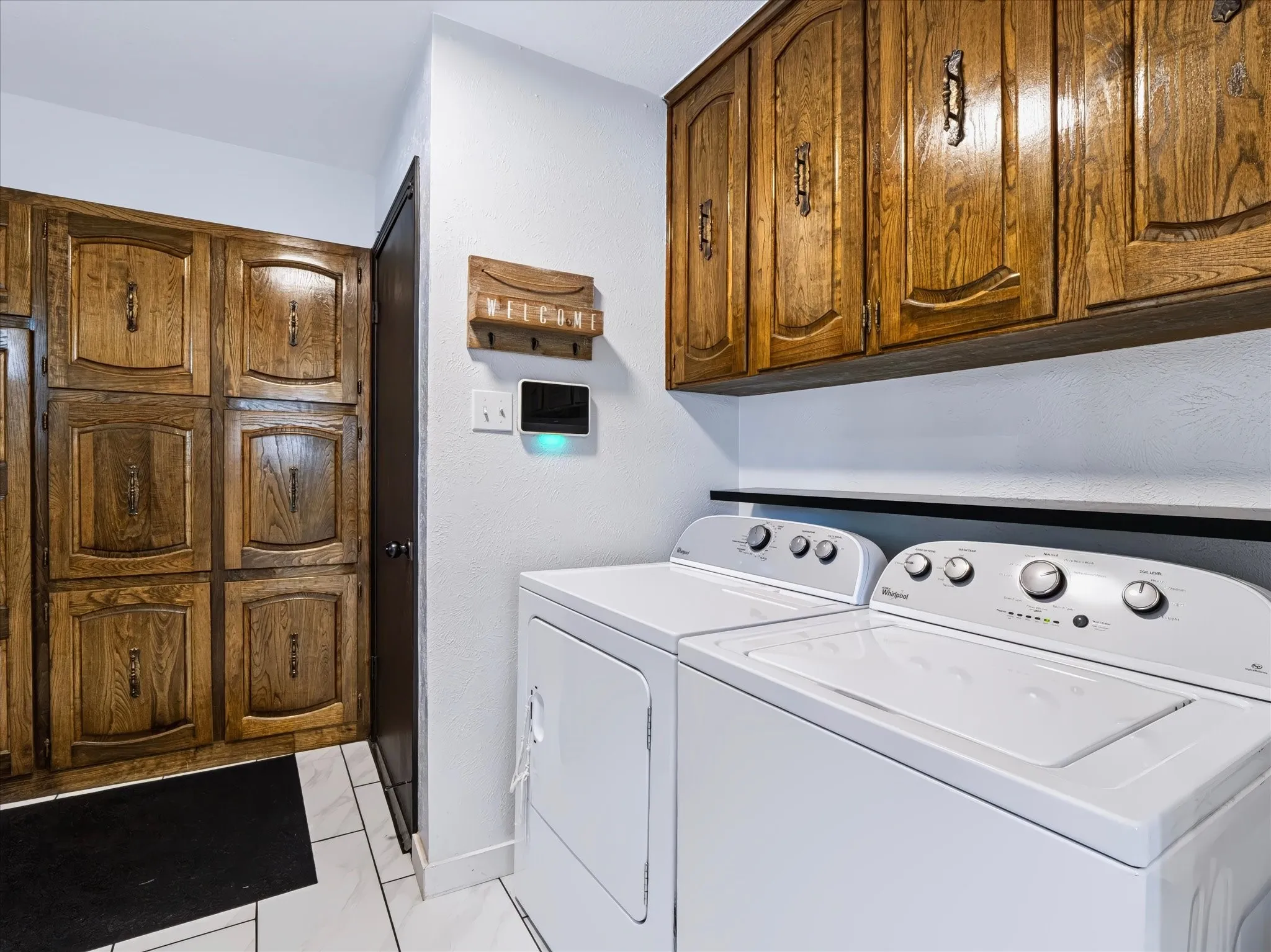 Single Family Residence For Sale in Tarrant County , 420 Cannon Drive, Hurst, Texas 76054, 3 Bedroom, 2 Bathroom, 2 Garage spaces, 1,717 Sqft, built in 1976, mls#21354289, Real Estate Agent in Hurst, Homes For Sale in Tarrant county, Homes For Sale in Hurst, Realtor in Hurst Texas, Real Estate Brokerage Independent Realty Texas, Luminita Cordes Realtor