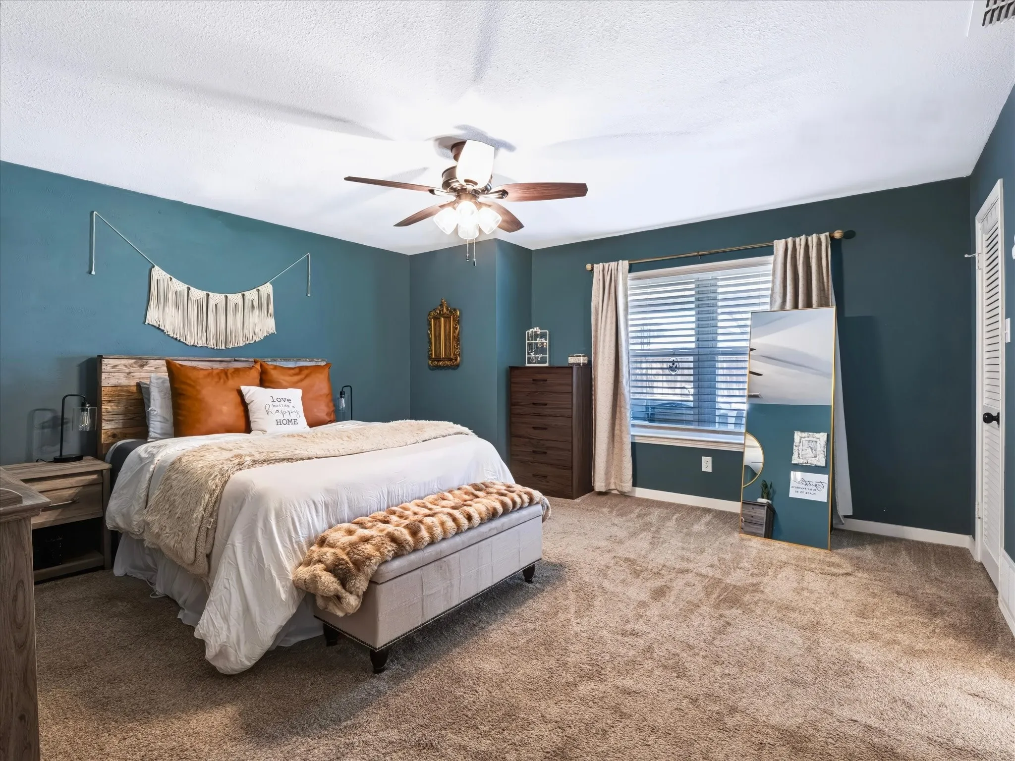 Single Family Residence For Sale in Tarrant County , 420 Cannon Drive, Hurst, Texas 76054, 3 Bedroom, 2 Bathroom, 2 Garage spaces, 1,717 Sqft, built in 1976, mls#21354289, Real Estate Agent in Hurst, Homes For Sale in Tarrant county, Homes For Sale in Hurst, Realtor in Hurst Texas, Real Estate Brokerage Independent Realty Texas, Luminita Cordes Realtor