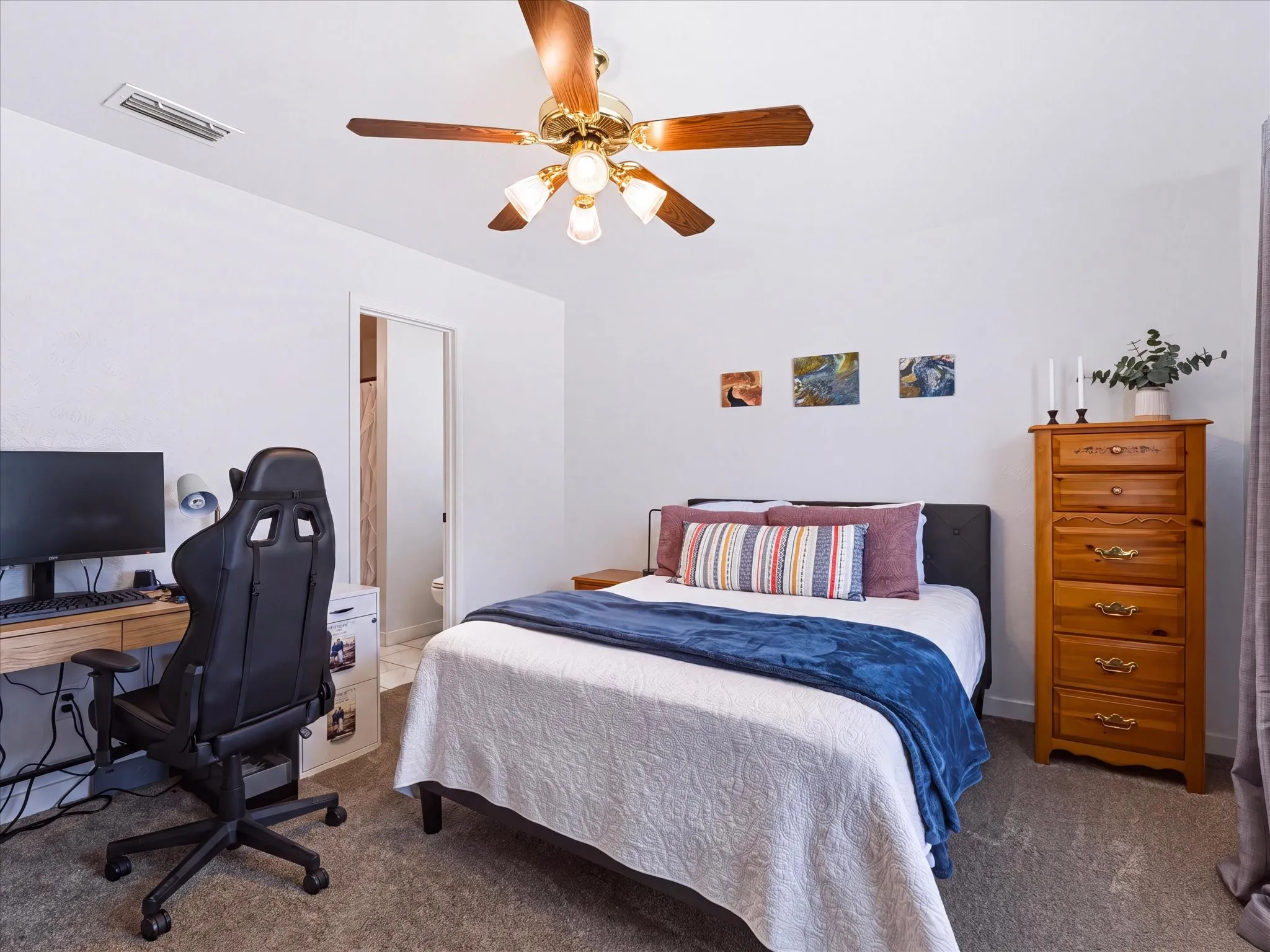 Single Family Residence For Sale in Tarrant County , 420 Cannon Drive, Hurst, Texas 76054, 3 Bedroom, 2 Bathroom, 2 Garage spaces, 1,717 Sqft, built in 1976, mls#21354289, Real Estate Agent in Hurst, Homes For Sale in Tarrant county, Homes For Sale in Hurst, Realtor in Hurst Texas, Real Estate Brokerage Independent Realty Texas, Luminita Cordes Realtor