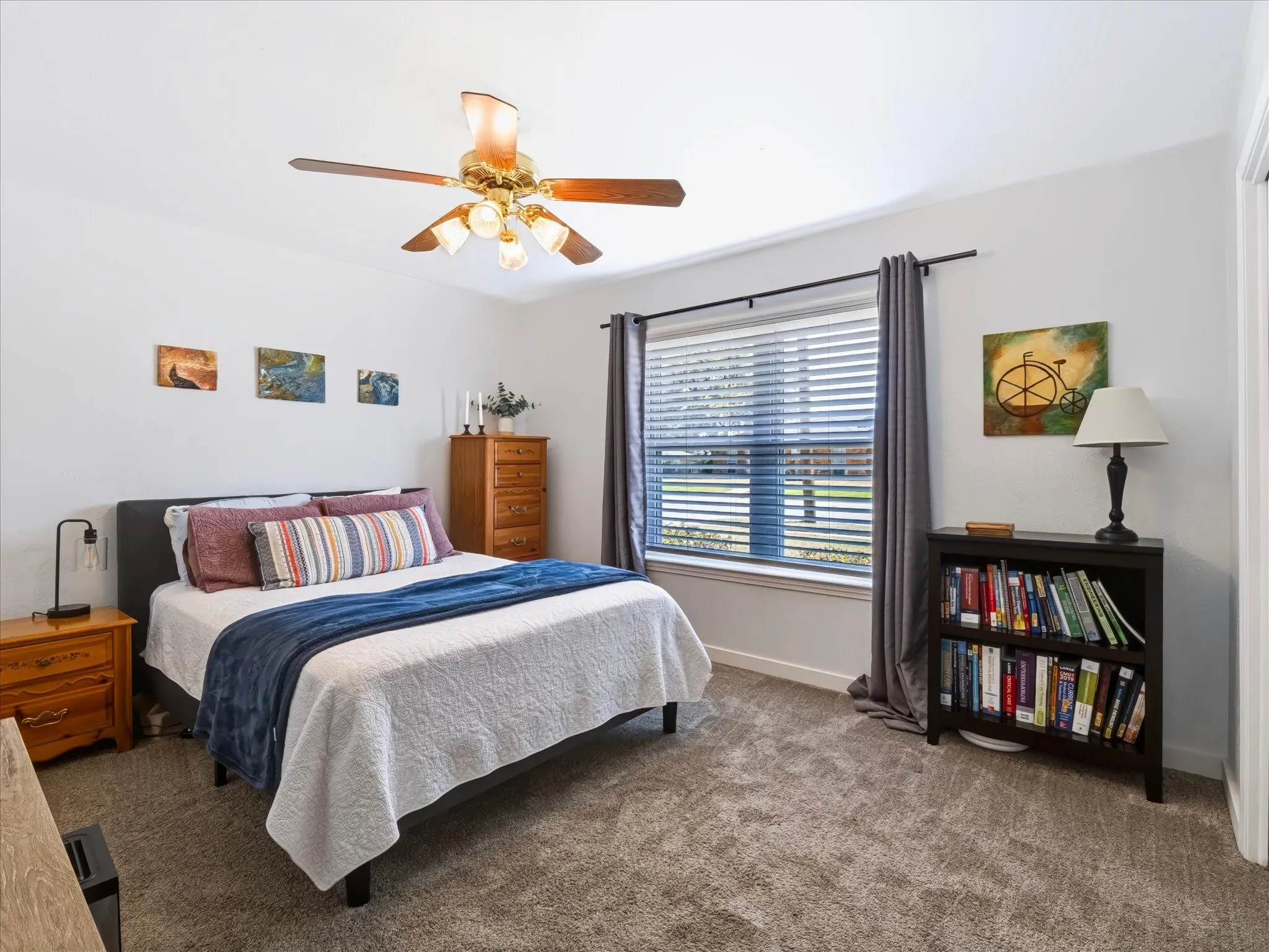 Single Family Residence For Sale in Tarrant County , 420 Cannon Drive, Hurst, Texas 76054, 3 Bedroom, 2 Bathroom, 2 Garage spaces, 1,717 Sqft, built in 1976, mls#21354289, Real Estate Agent in Hurst, Homes For Sale in Tarrant county, Homes For Sale in Hurst, Realtor in Hurst Texas, Real Estate Brokerage Independent Realty Texas, Luminita Cordes Realtor