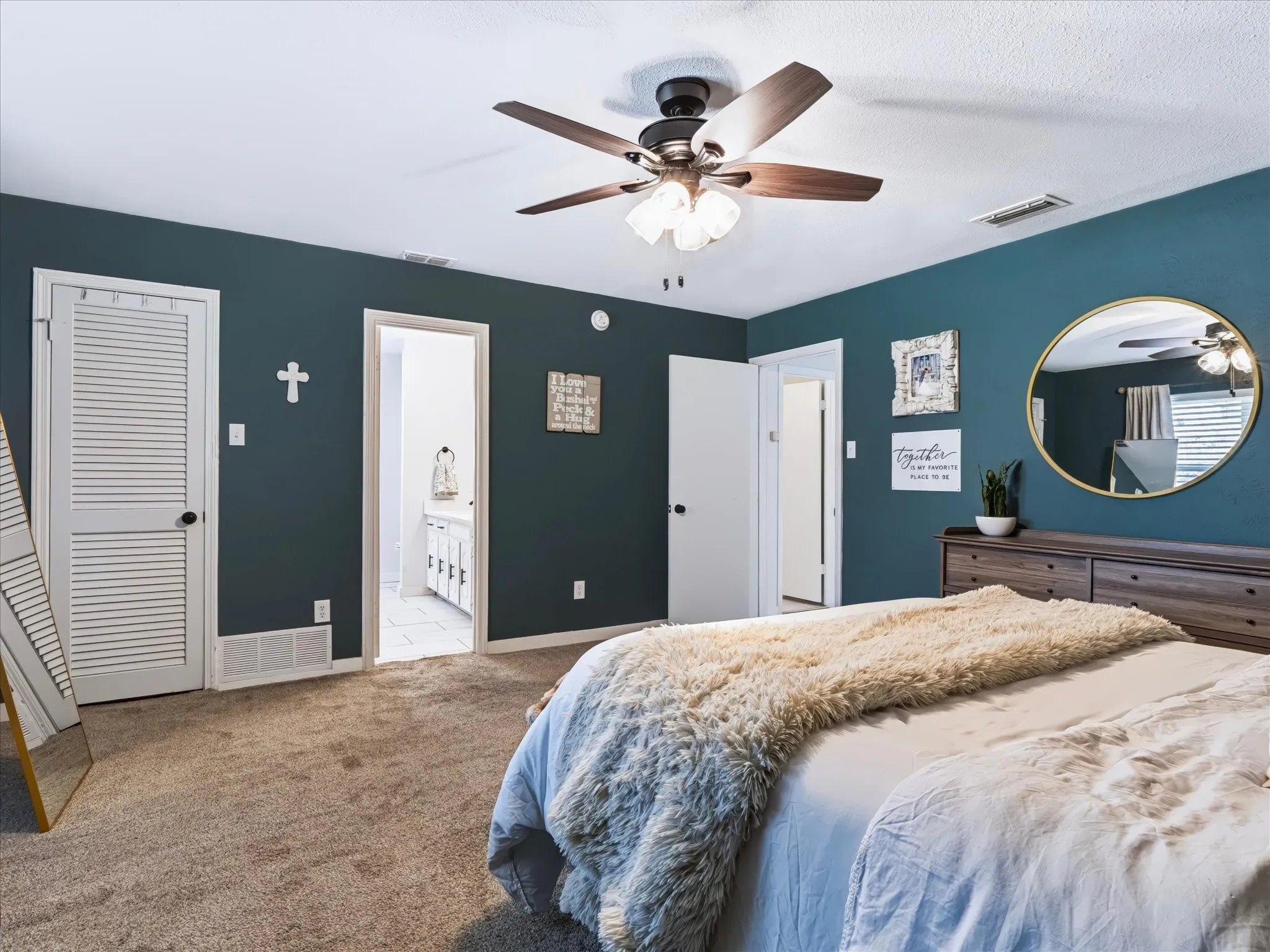 Single Family Residence For Sale in Tarrant County , 420 Cannon Drive, Hurst, Texas 76054, 3 Bedroom, 2 Bathroom, 2 Garage spaces, 1,717 Sqft, built in 1976, mls#21354289, Real Estate Agent in Hurst, Homes For Sale in Tarrant county, Homes For Sale in Hurst, Realtor in Hurst Texas, Real Estate Brokerage Independent Realty Texas, Luminita Cordes Realtor