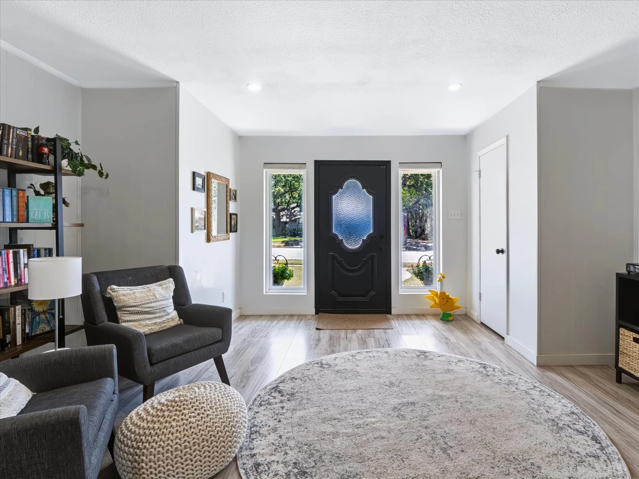 Single Family Residence For Sale in Tarrant County , 420 Cannon Drive, Hurst, Texas 76054, 3 Bedroom, 2 Bathroom, 2 Garage spaces, 1,717 Sqft, built in 1976, mls#21354289, Real Estate Agent in Hurst, Homes For Sale in Tarrant county, Homes For Sale in Hurst, Realtor in Hurst Texas, Real Estate Brokerage Independent Realty Texas, Luminita Cordes Realtor