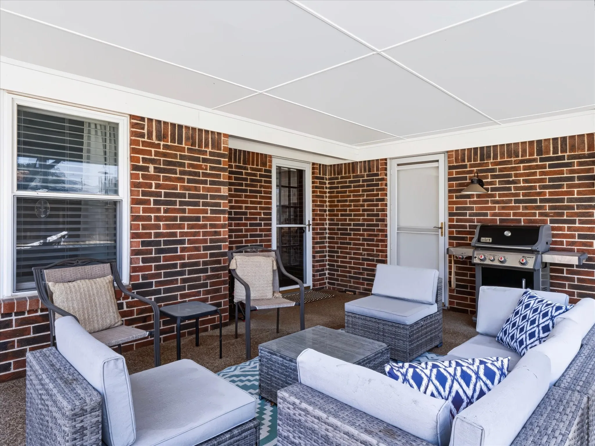 Single Family Residence For Sale in Tarrant County , 420 Cannon Drive, Hurst, Texas 76054, 3 Bedroom, 2 Bathroom, 2 Garage spaces, 1,717 Sqft, built in 1976, mls#21354289, Real Estate Agent in Hurst, Homes For Sale in Tarrant county, Homes For Sale in Hurst, Realtor in Hurst Texas, Real Estate Brokerage Independent Realty Texas, Luminita Cordes Realtor